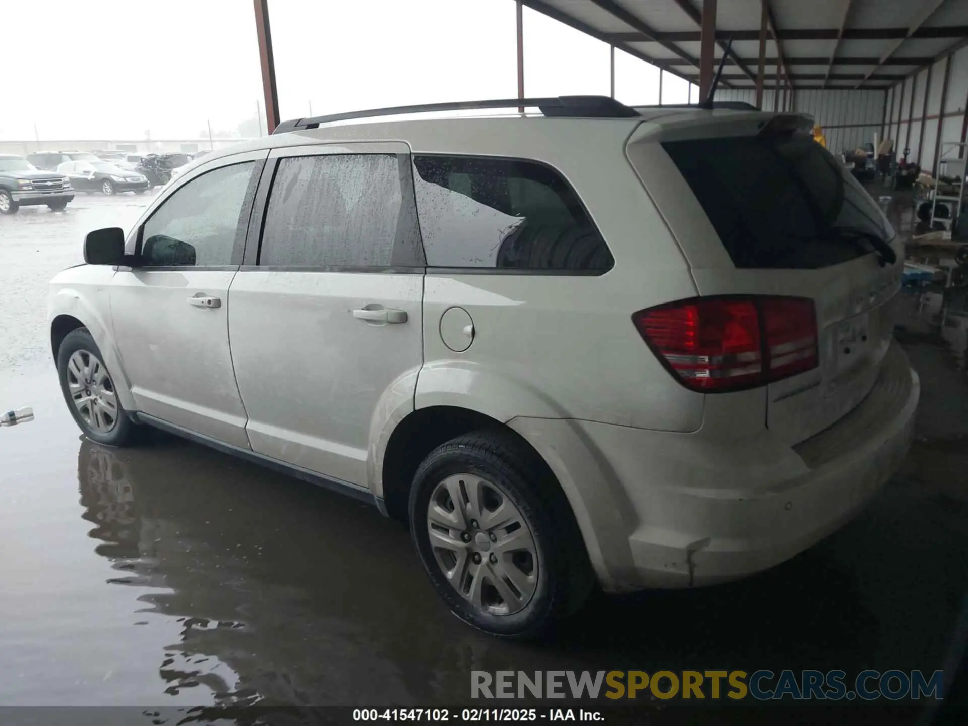 3 Photograph of a damaged car 3C4PDCAB3LT183311 DODGE JOURNEY 2020