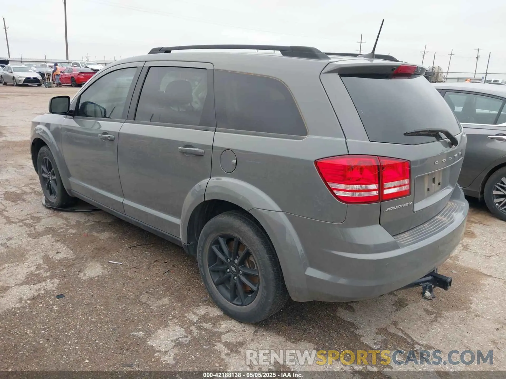 3 Photograph of a damaged car 3C4PDCAB3LT237626 DODGE JOURNEY 2020