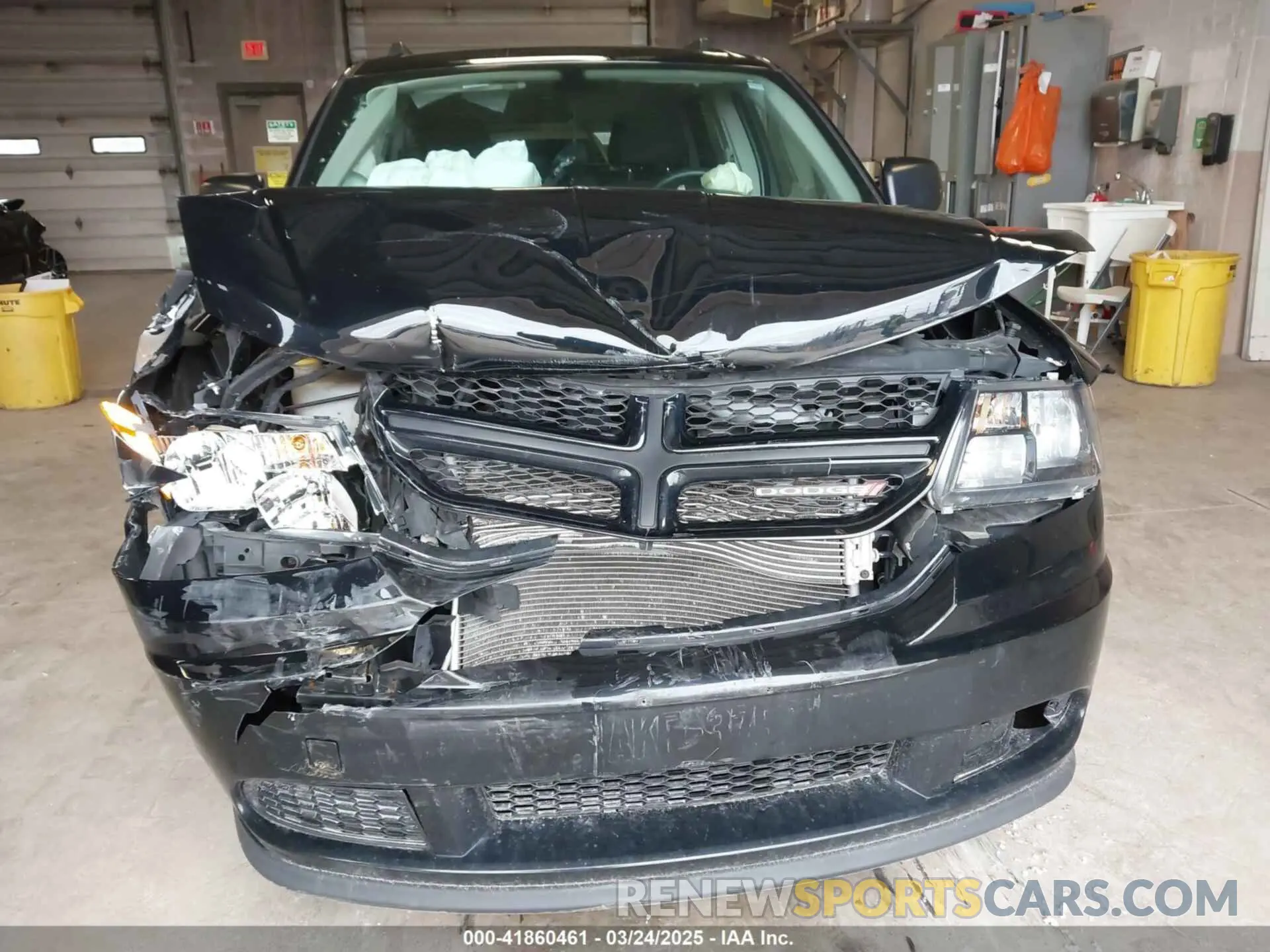 6 Photograph of a damaged car 3C4PDCAB3LT260601 DODGE JOURNEY 2020