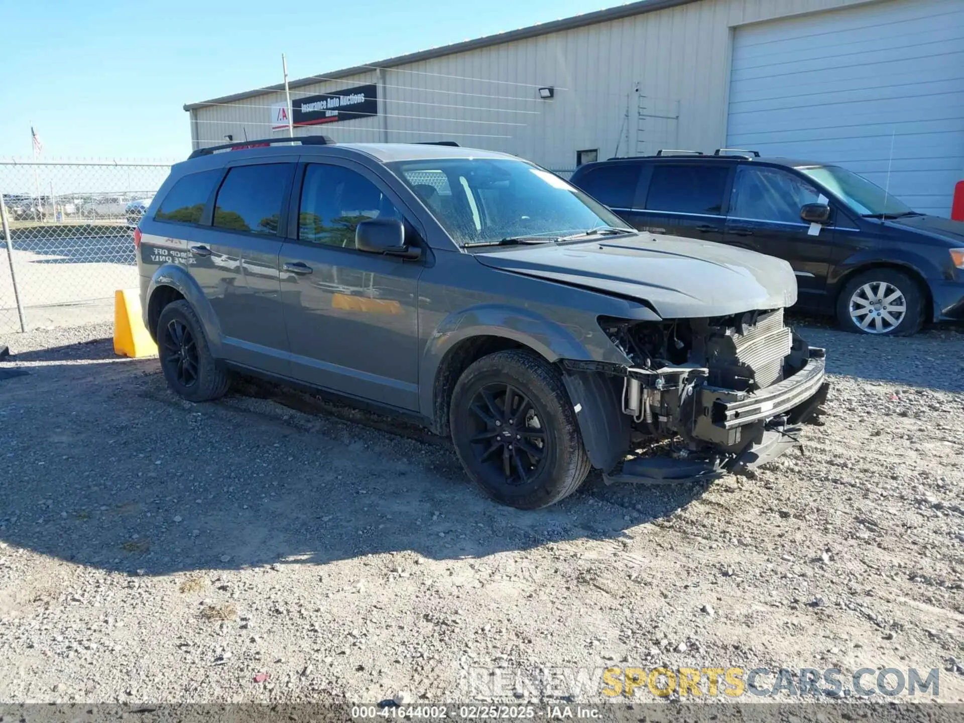 1 Photograph of a damaged car 3C4PDCAB3LT261182 DODGE JOURNEY 2020