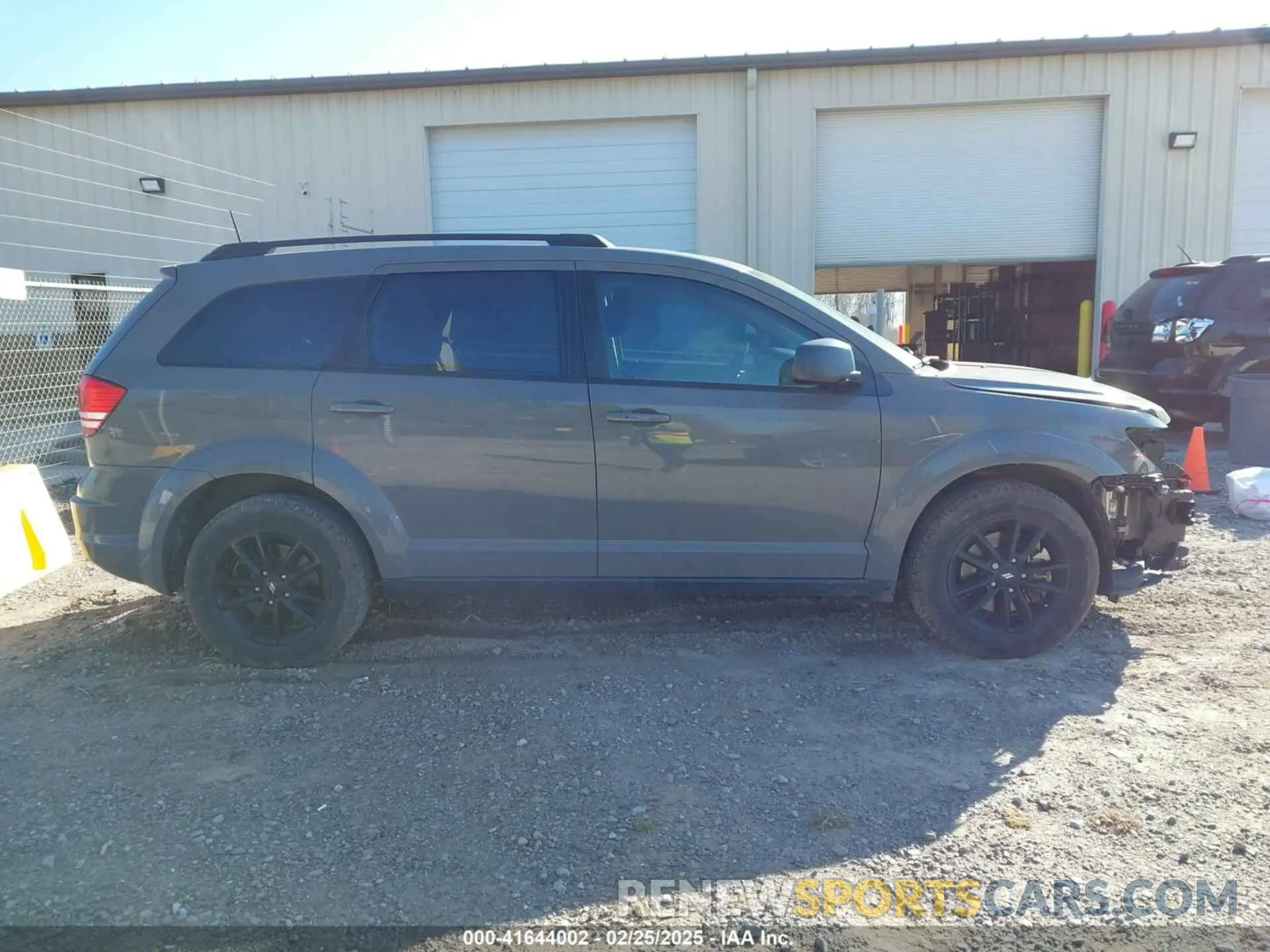 13 Photograph of a damaged car 3C4PDCAB3LT261182 DODGE JOURNEY 2020