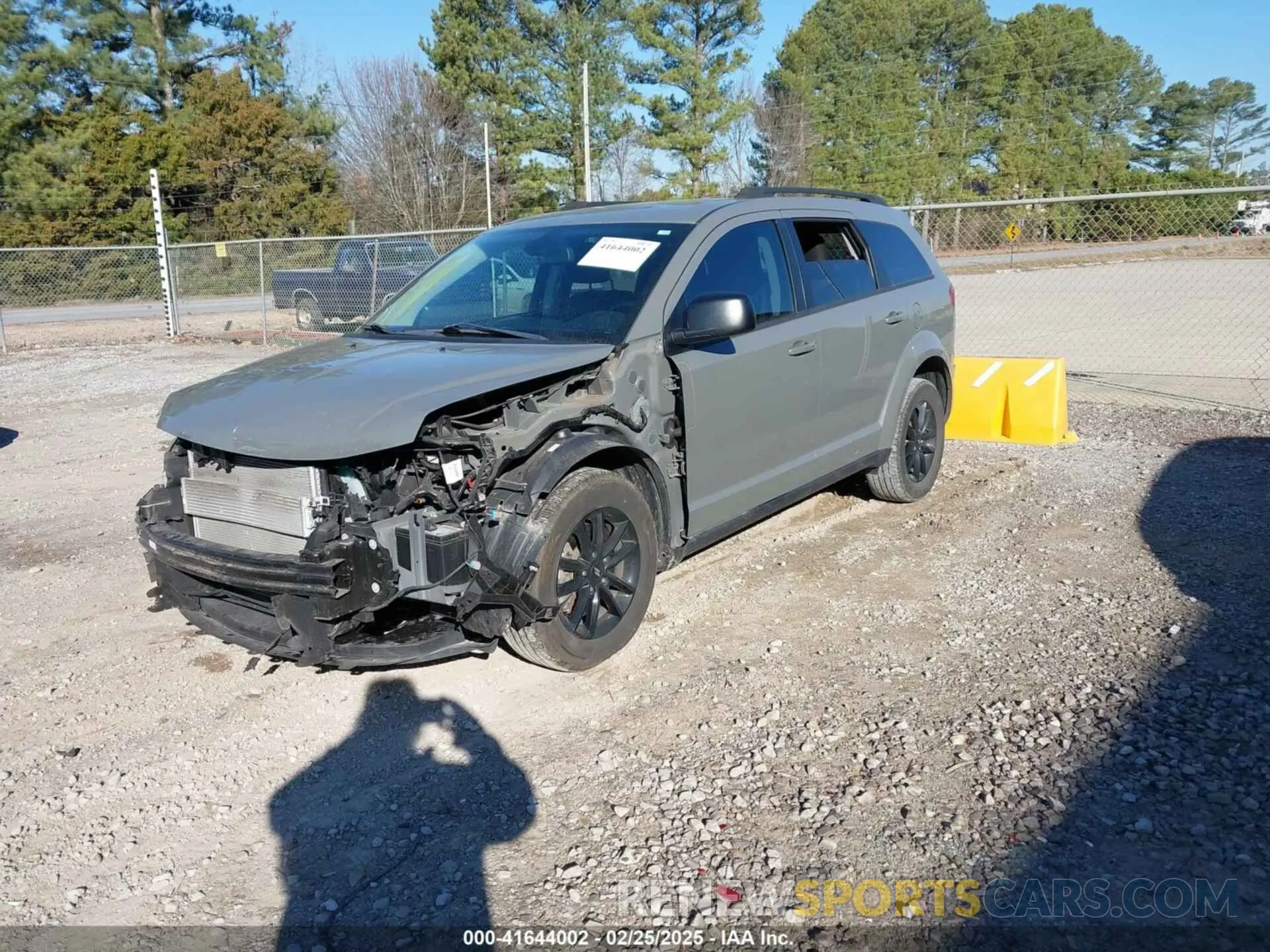 2 Photograph of a damaged car 3C4PDCAB3LT261182 DODGE JOURNEY 2020