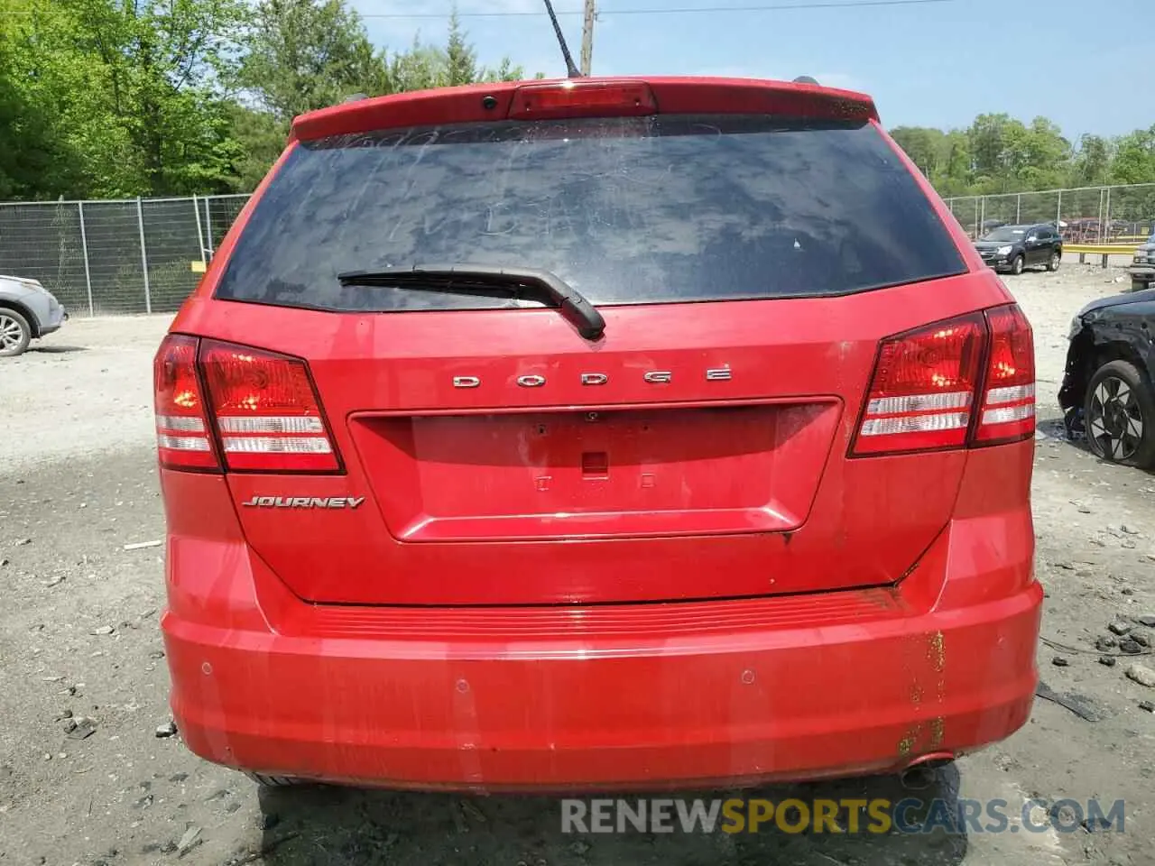 6 Photograph of a damaged car 3C4PDCAB3LT271856 DODGE JOURNEY 2020