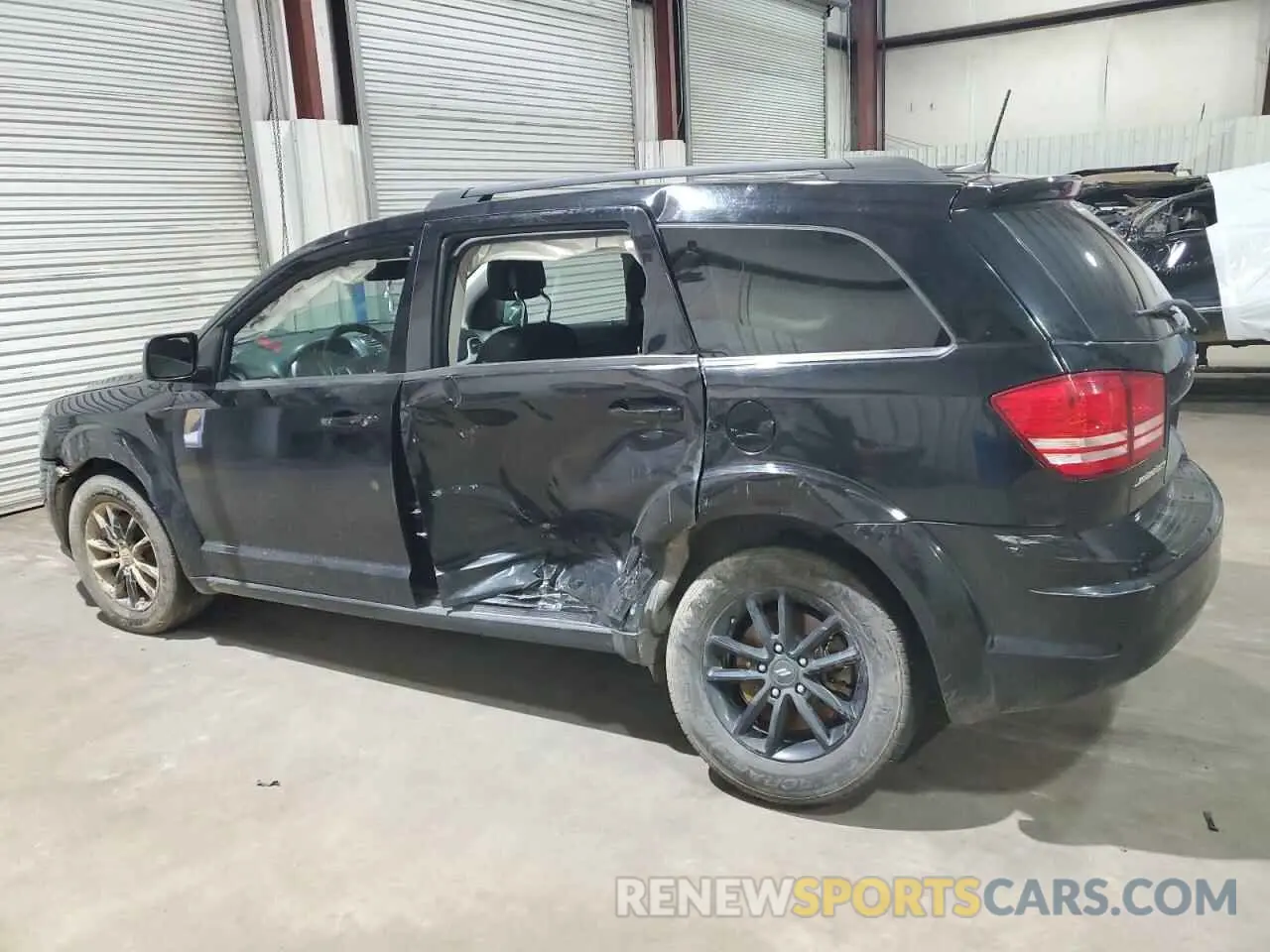 2 Photograph of a damaged car 3C4PDCAB3LT273672 DODGE JOURNEY 2020