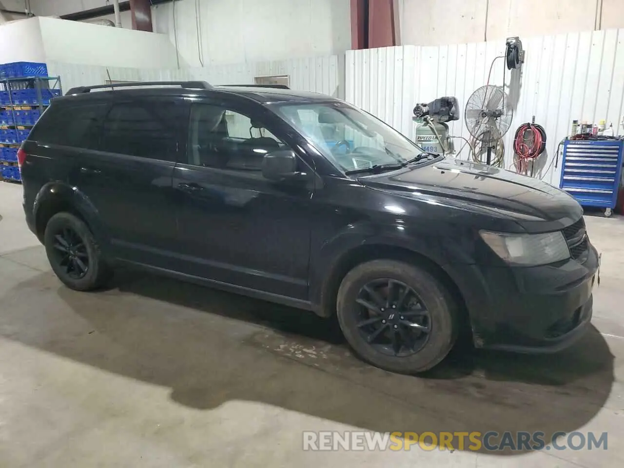 4 Photograph of a damaged car 3C4PDCAB3LT273672 DODGE JOURNEY 2020