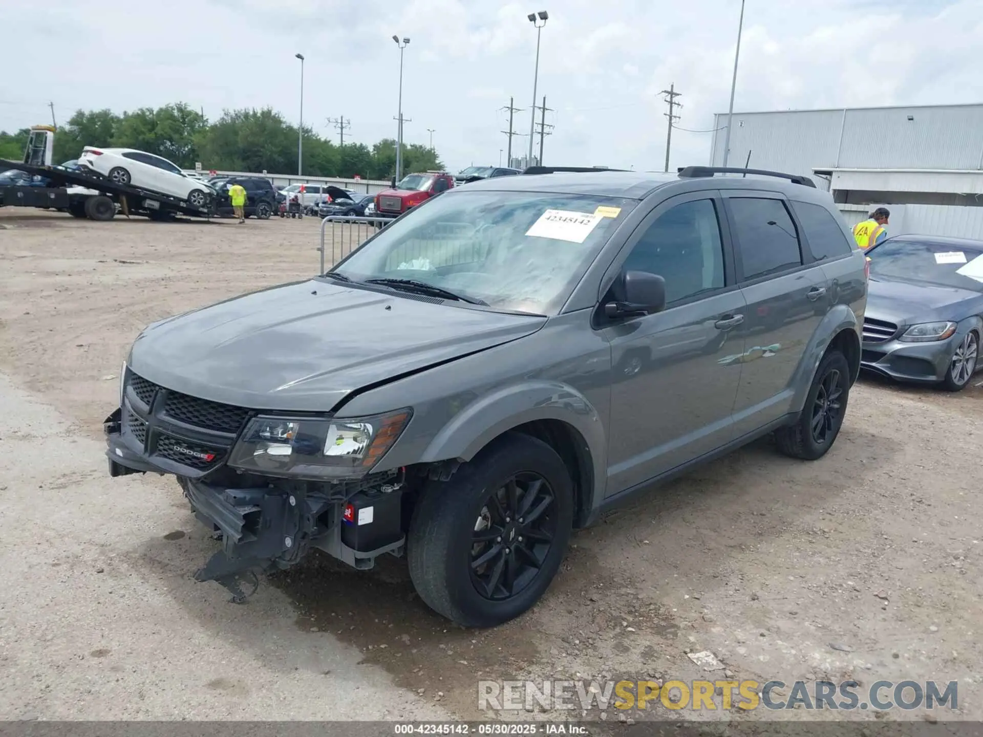2 Photograph of a damaged car 3C4PDCAB3LT275163 DODGE JOURNEY 2020