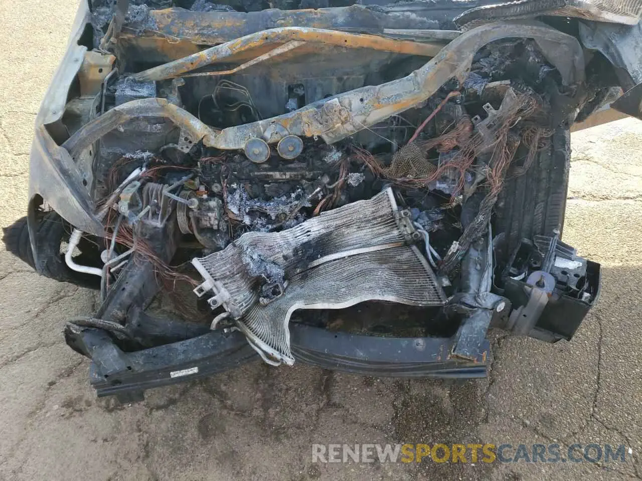 13 Photograph of a damaged car 3C4PDCAB4LT253818 DODGE JOURNEY 2020