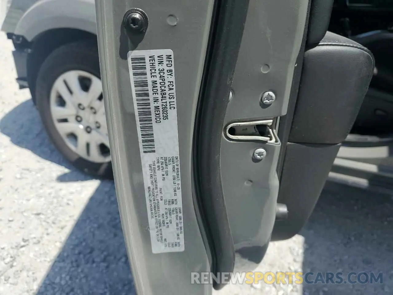 13 Photograph of a damaged car 3C4PDCAB4LT260235 DODGE JOURNEY 2020