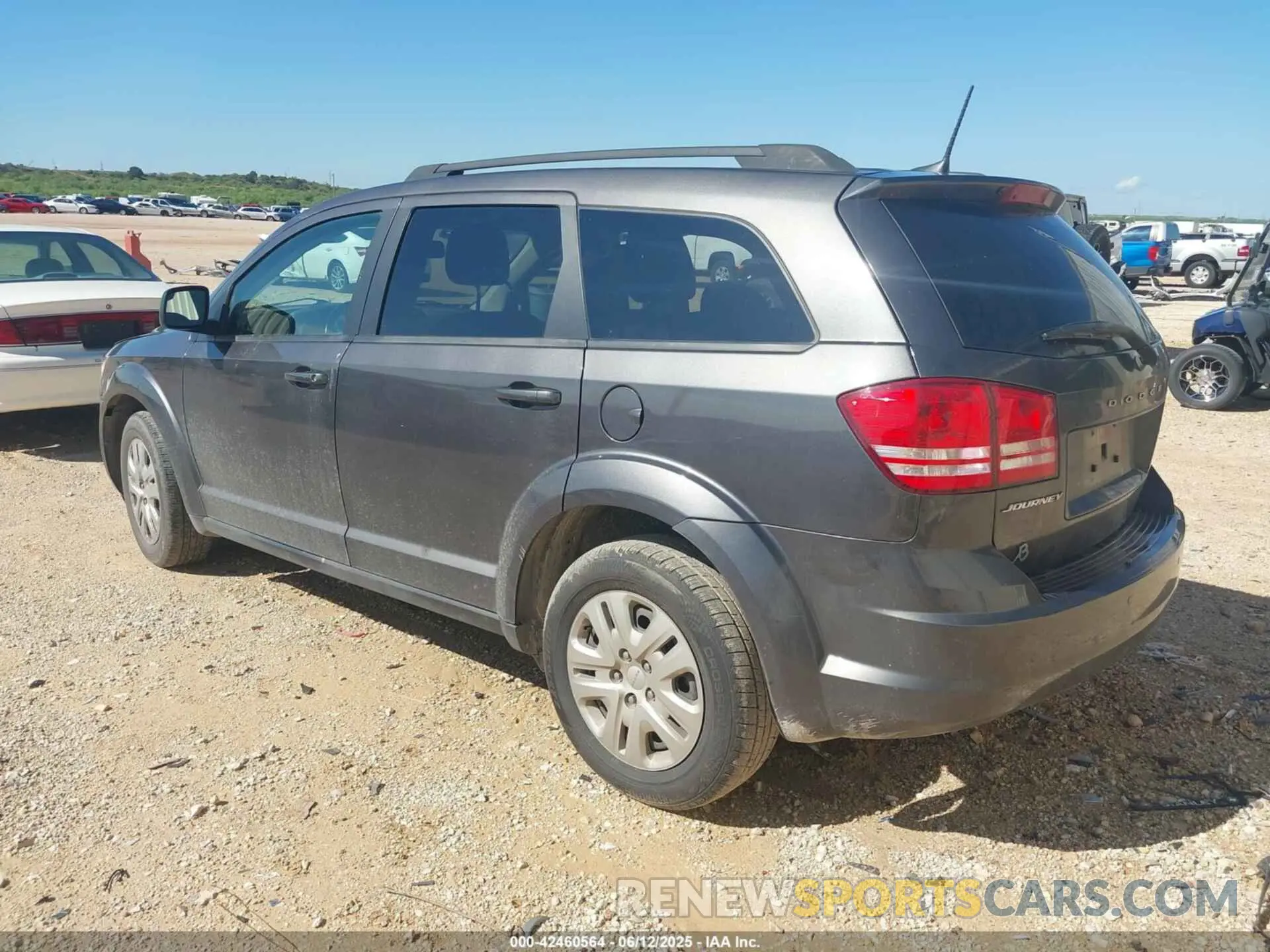 3 Photograph of a damaged car 3C4PDCAB4LT268058 DODGE JOURNEY 2020