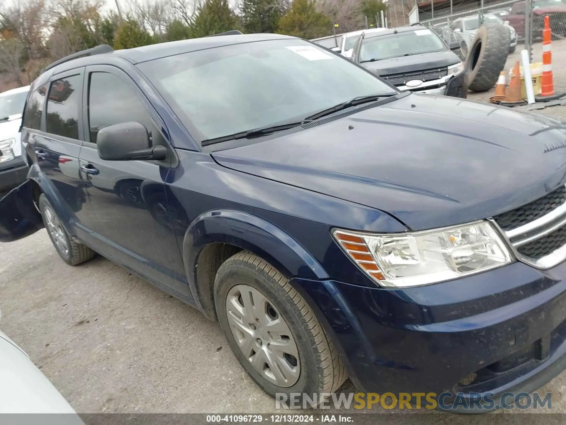 13 Photograph of a damaged car 3C4PDCAB4LT276404 DODGE JOURNEY 2020