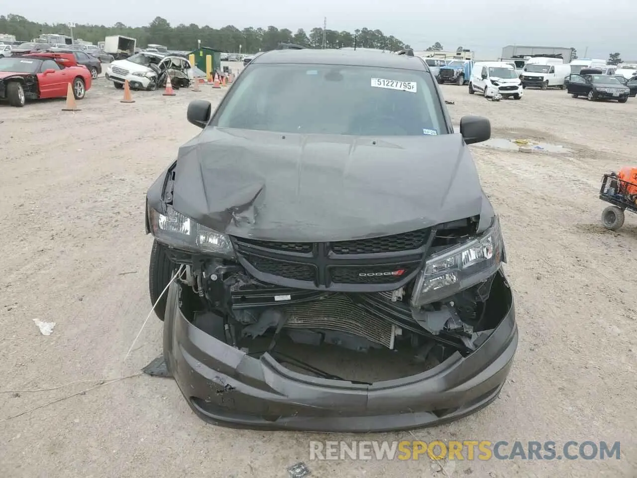 5 Photograph of a damaged car 3C4PDCAB4LT278086 DODGE JOURNEY 2020