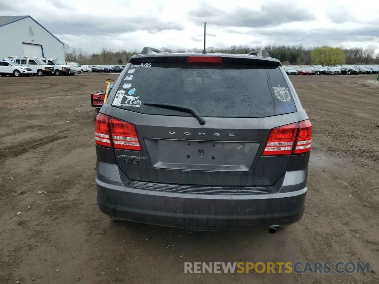 6 Photograph of a damaged car 3C4PDCAB5LT207365 DODGE JOURNEY 2020