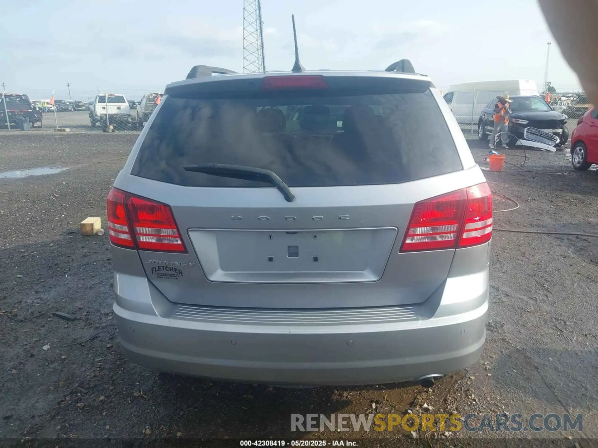 16 Photograph of a damaged car 3C4PDCAB5LT259112 DODGE JOURNEY 2020