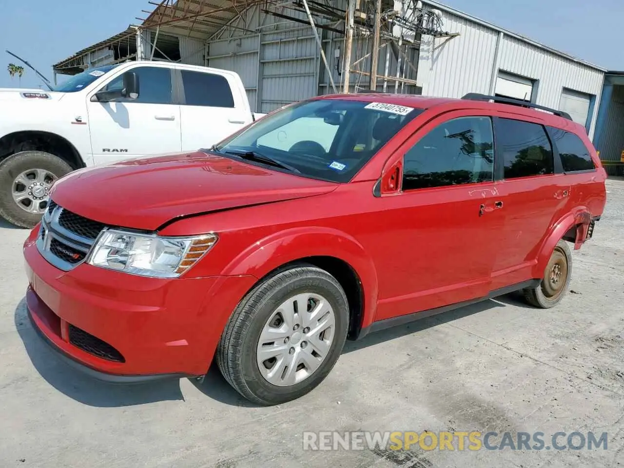 1 Photograph of a damaged car 3C4PDCAB5LT276590 DODGE JOURNEY 2020