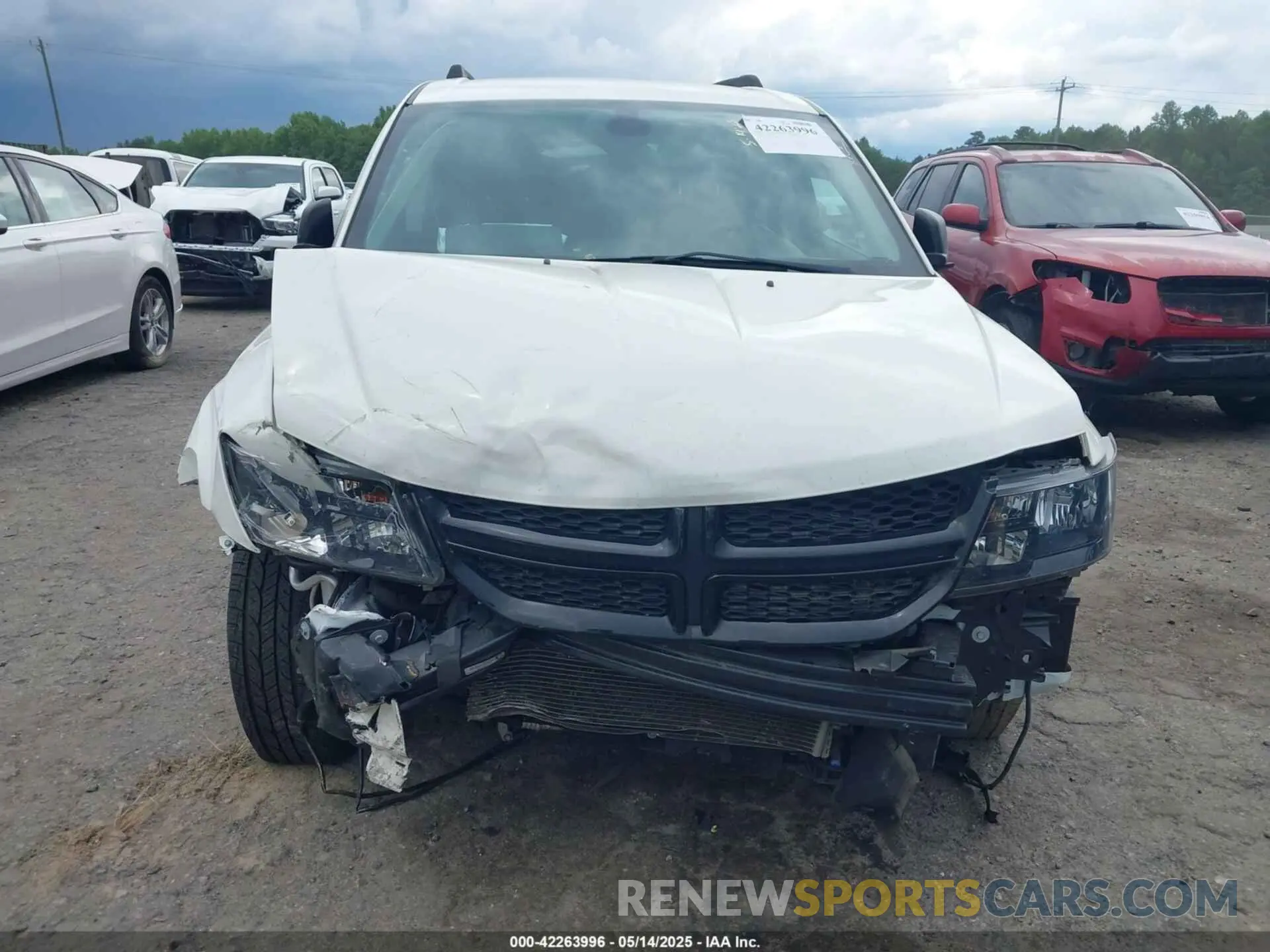 13 Photograph of a damaged car 3C4PDCAB5LT280977 DODGE JOURNEY 2020