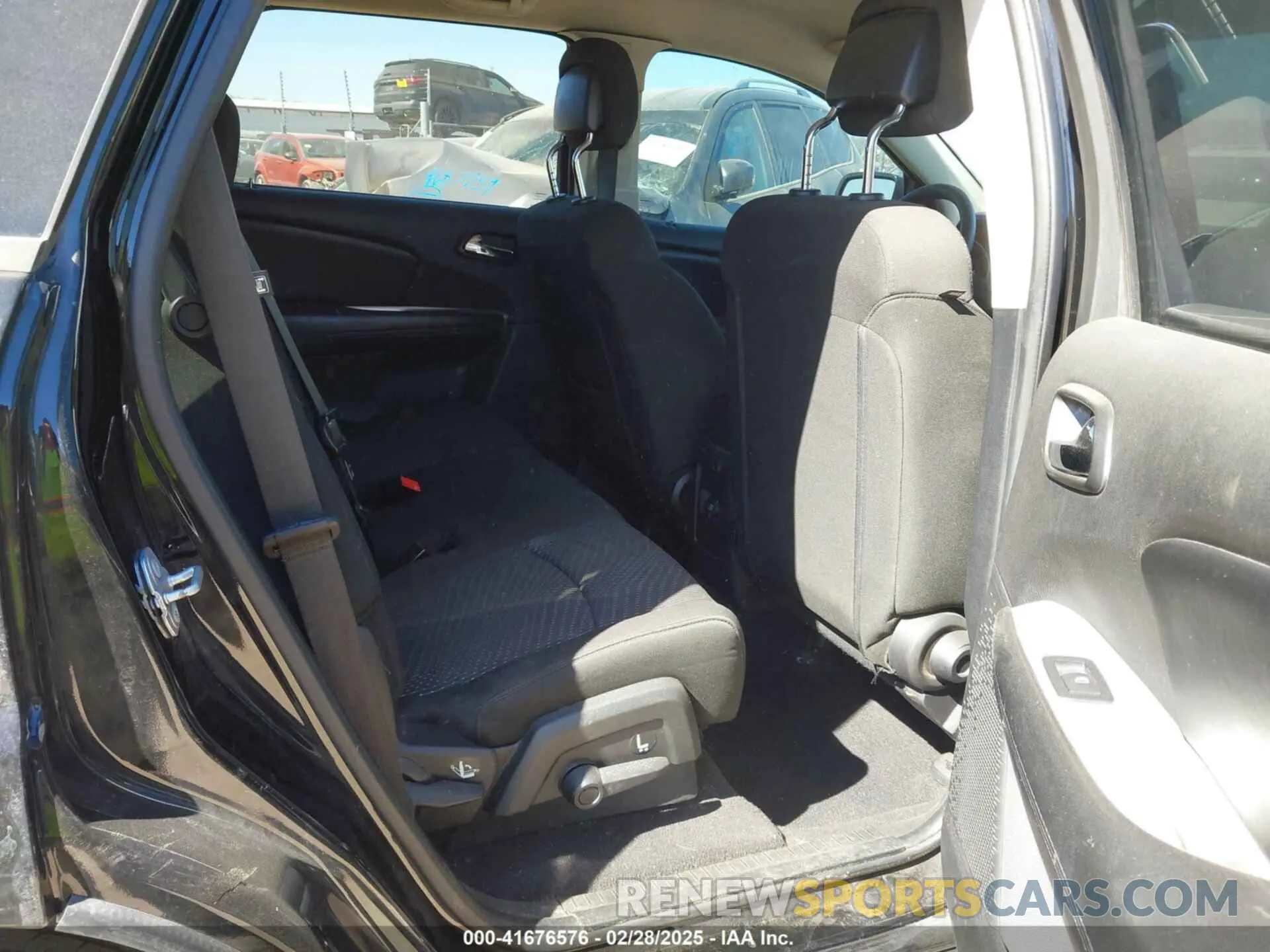 8 Photograph of a damaged car 3C4PDCAB6LT253710 DODGE JOURNEY 2020