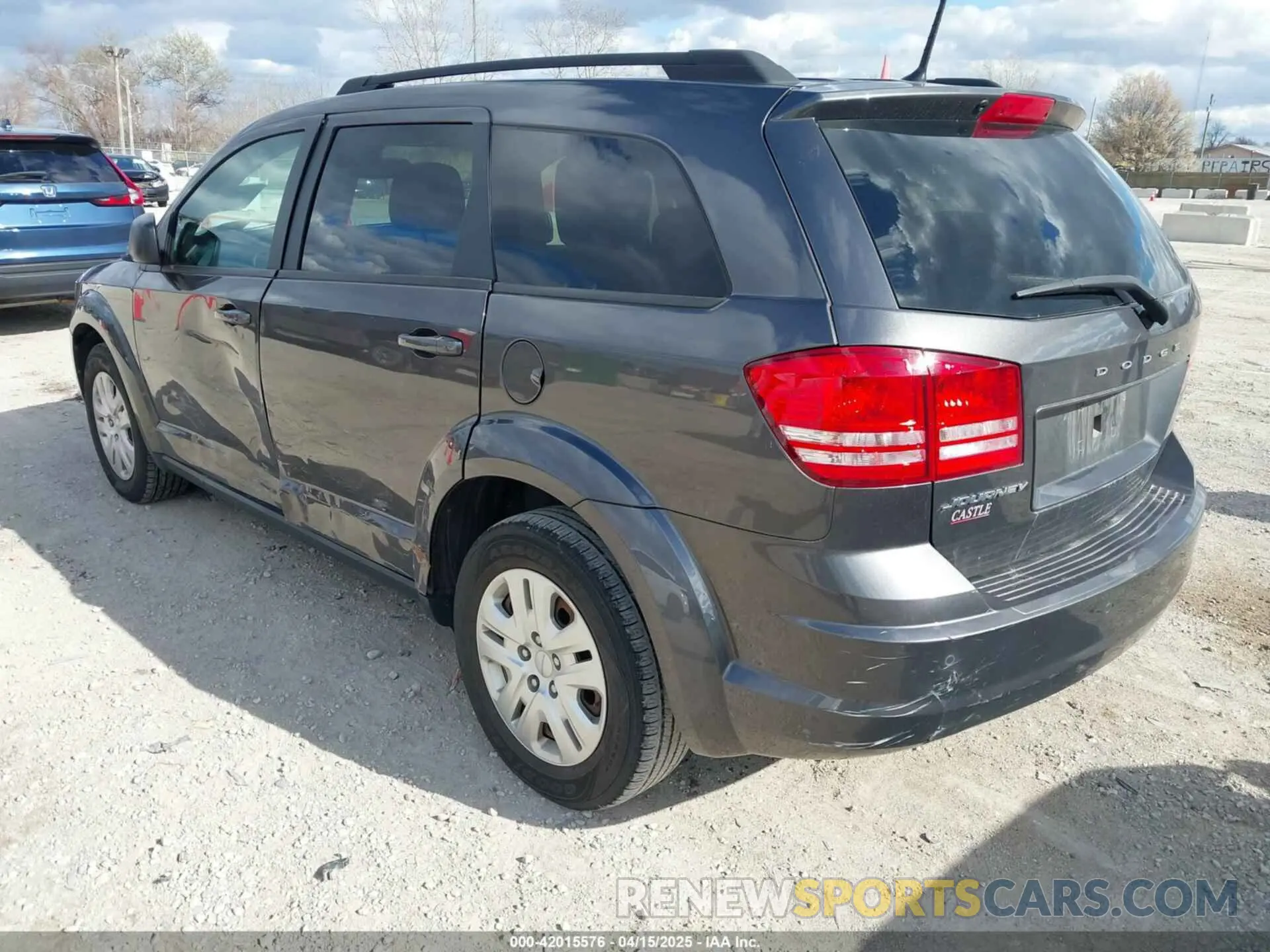 3 Photograph of a damaged car 3C4PDCAB6LT280065 DODGE JOURNEY 2020