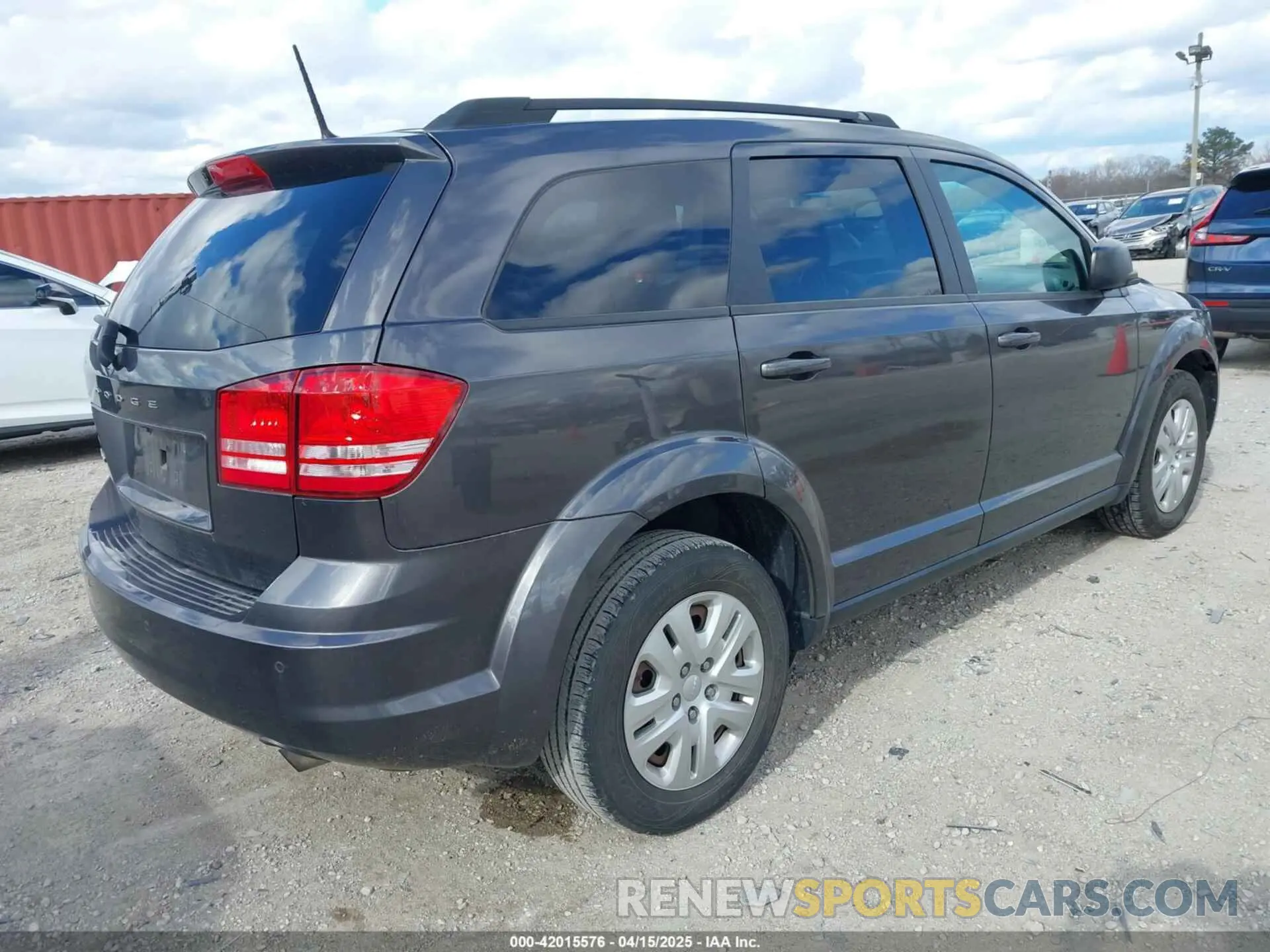 4 Photograph of a damaged car 3C4PDCAB6LT280065 DODGE JOURNEY 2020