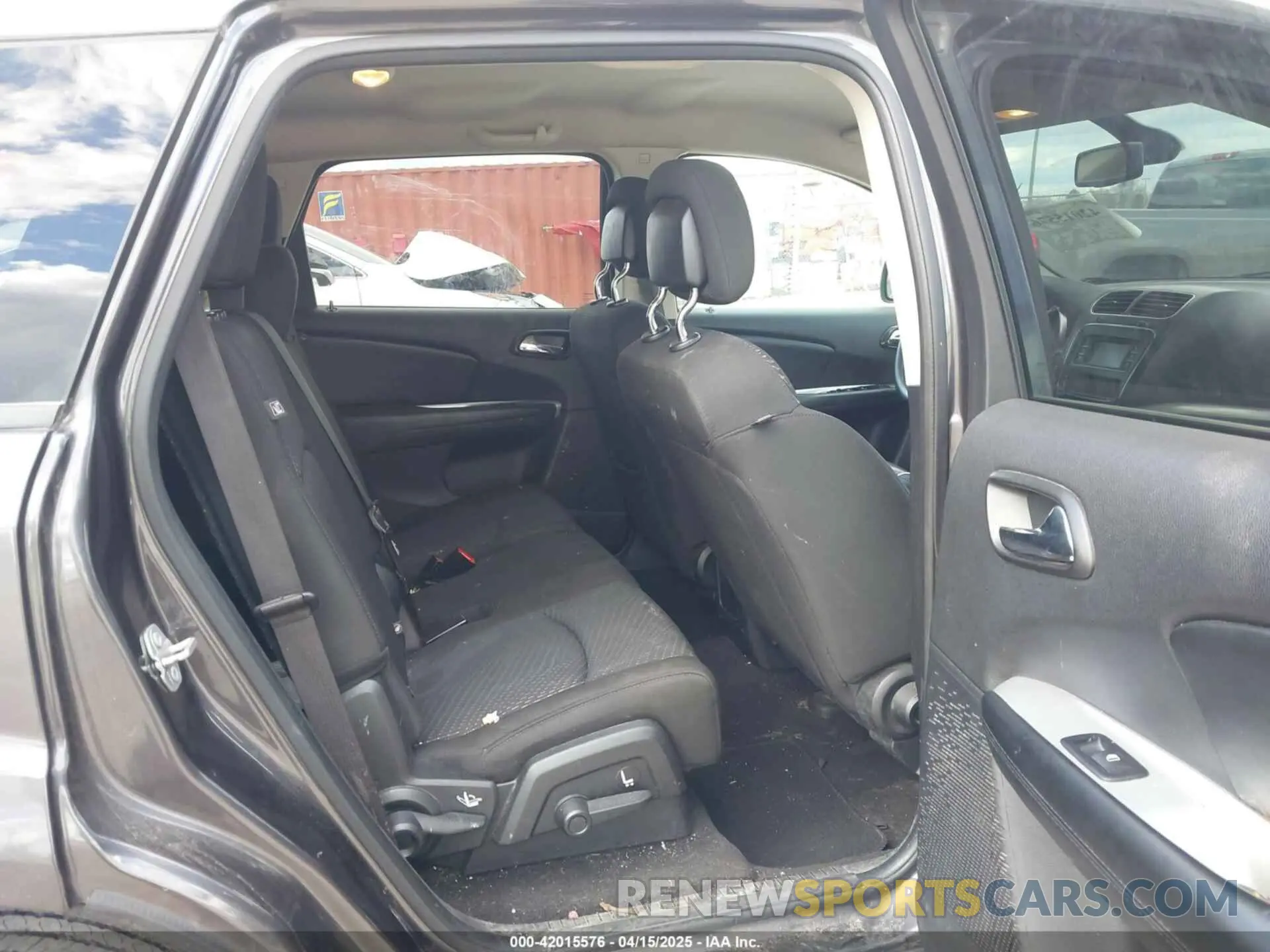 8 Photograph of a damaged car 3C4PDCAB6LT280065 DODGE JOURNEY 2020
