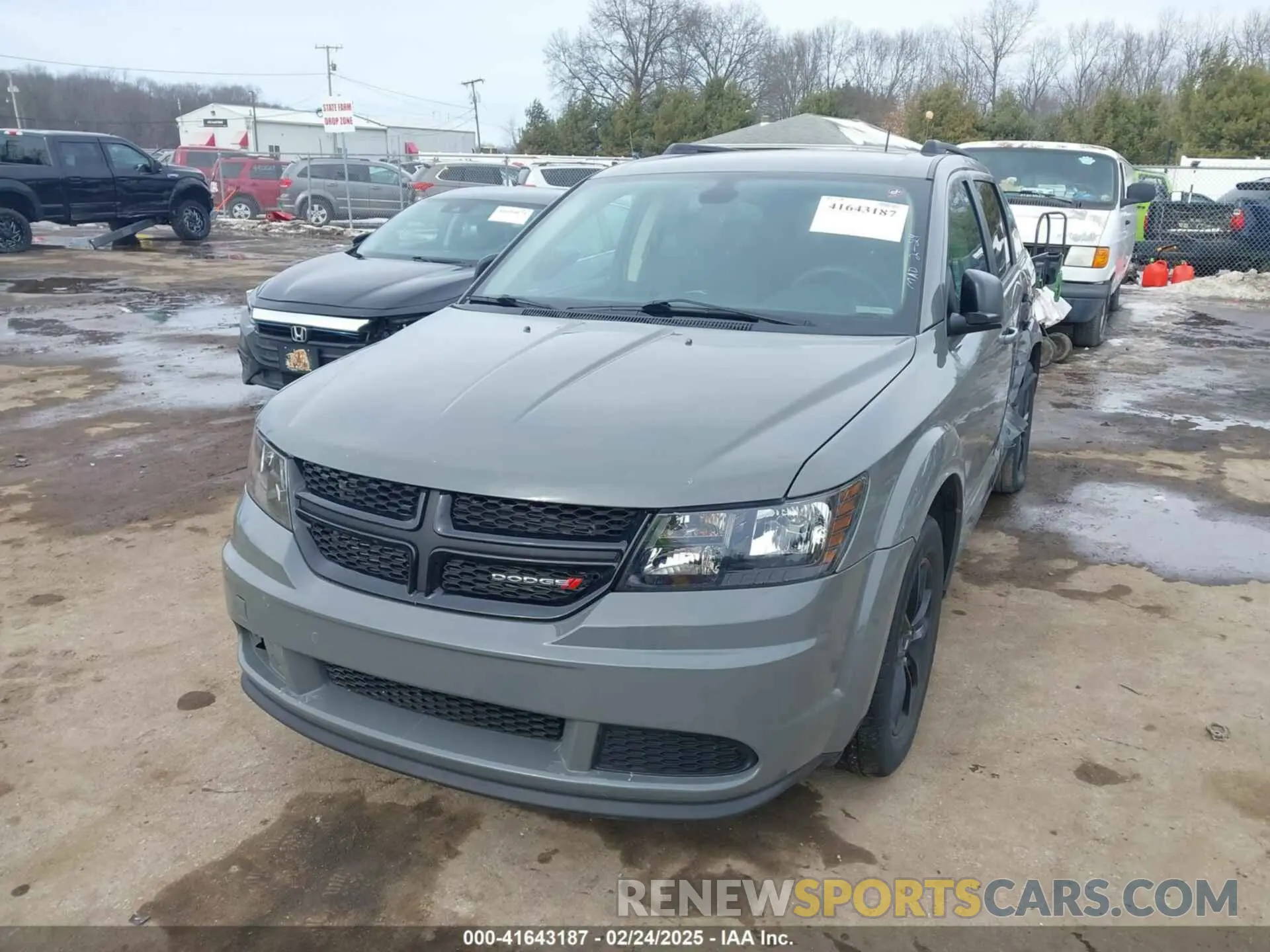 2 Photograph of a damaged car 3C4PDCAB7LT201714 DODGE JOURNEY 2020