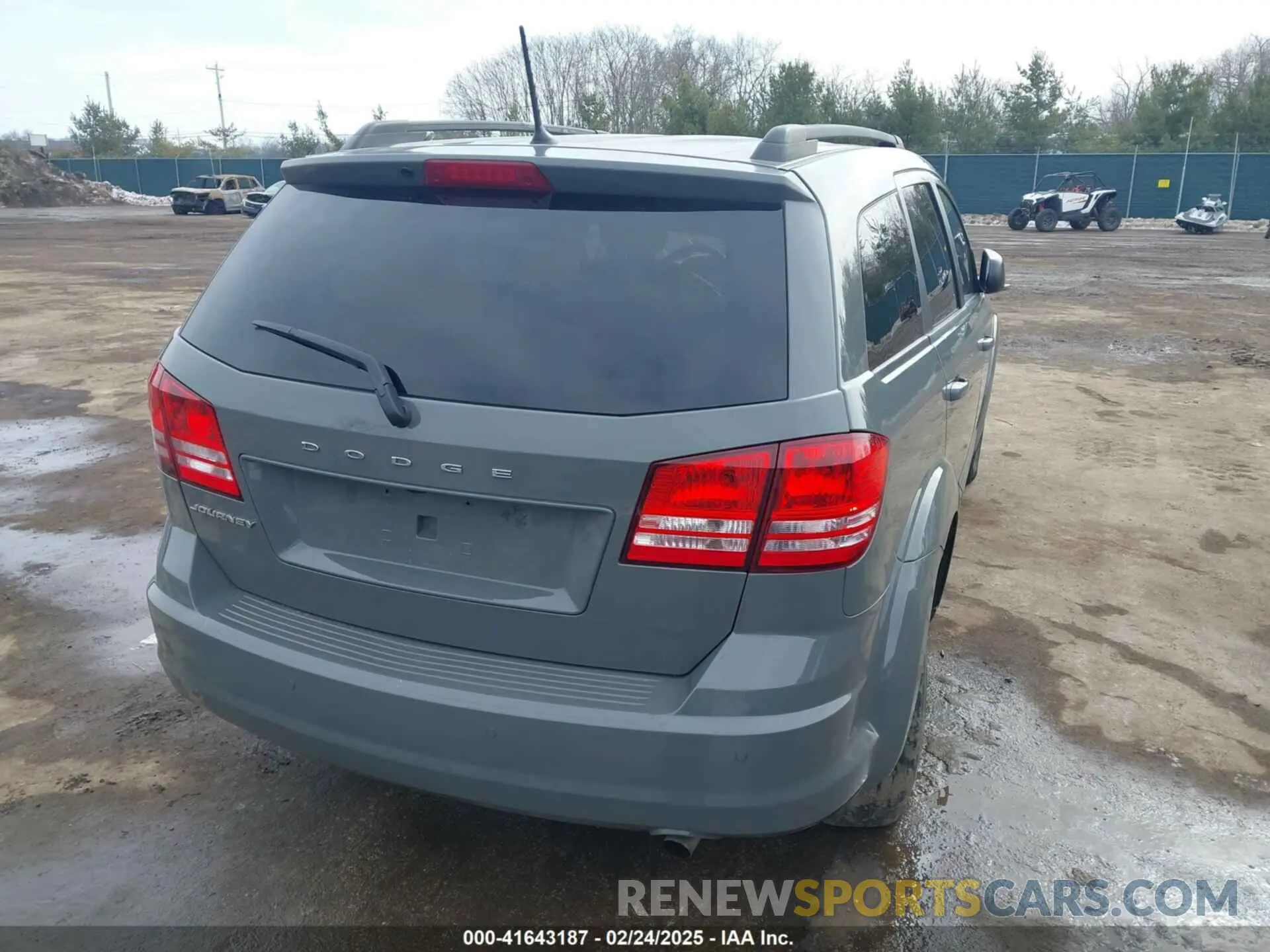 4 Photograph of a damaged car 3C4PDCAB7LT201714 DODGE JOURNEY 2020