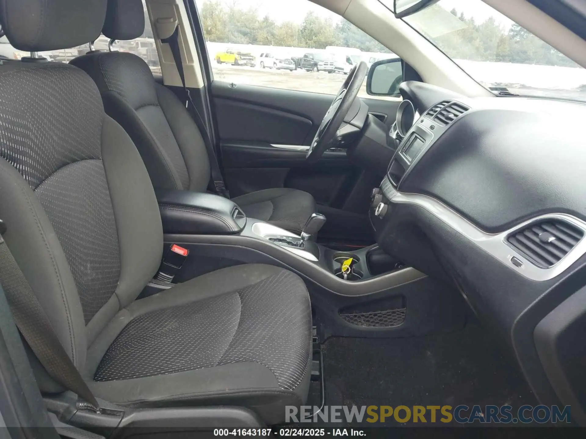 5 Photograph of a damaged car 3C4PDCAB7LT201714 DODGE JOURNEY 2020