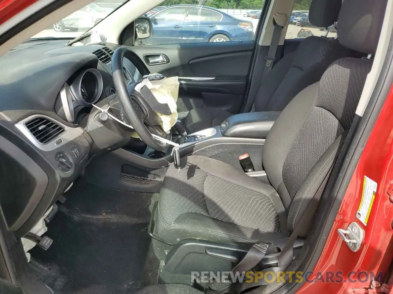 7 Photograph of a damaged car 3C4PDCAB7LT201891 DODGE JOURNEY 2020