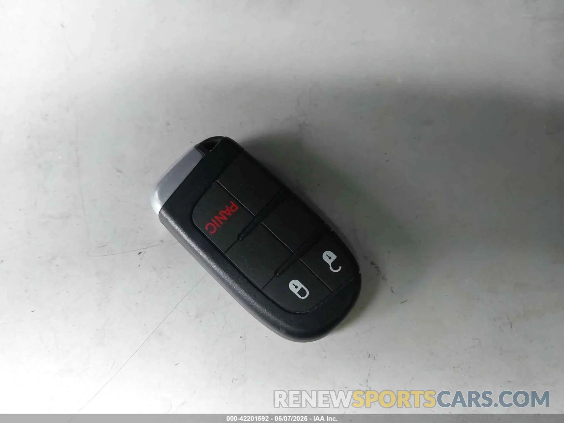 11 Photograph of a damaged car 3C4PDCAB7LT235443 DODGE JOURNEY 2020