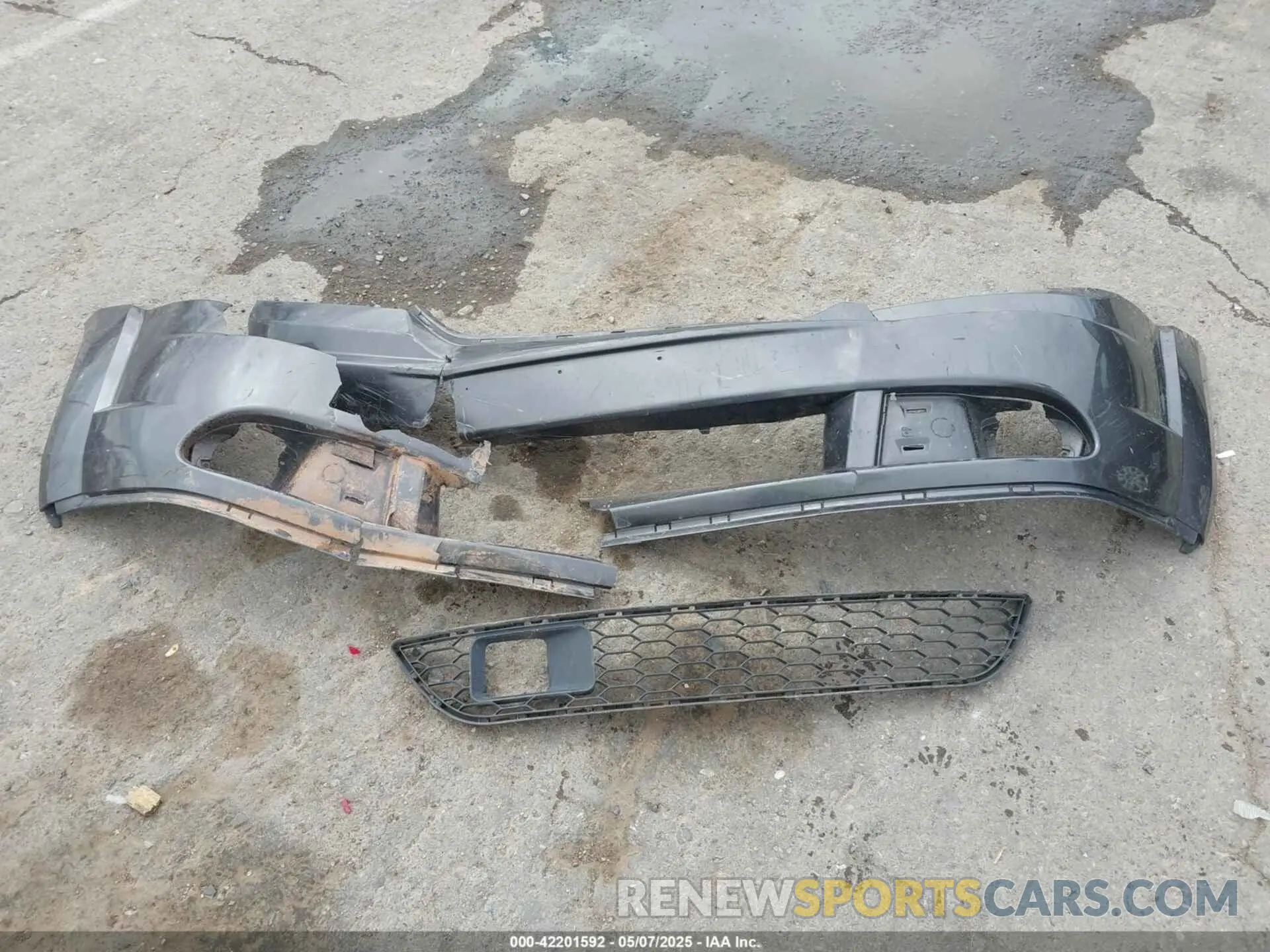 12 Photograph of a damaged car 3C4PDCAB7LT235443 DODGE JOURNEY 2020