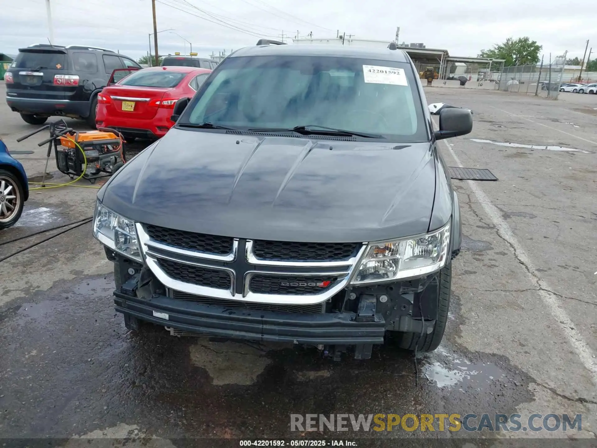 13 Photograph of a damaged car 3C4PDCAB7LT235443 DODGE JOURNEY 2020