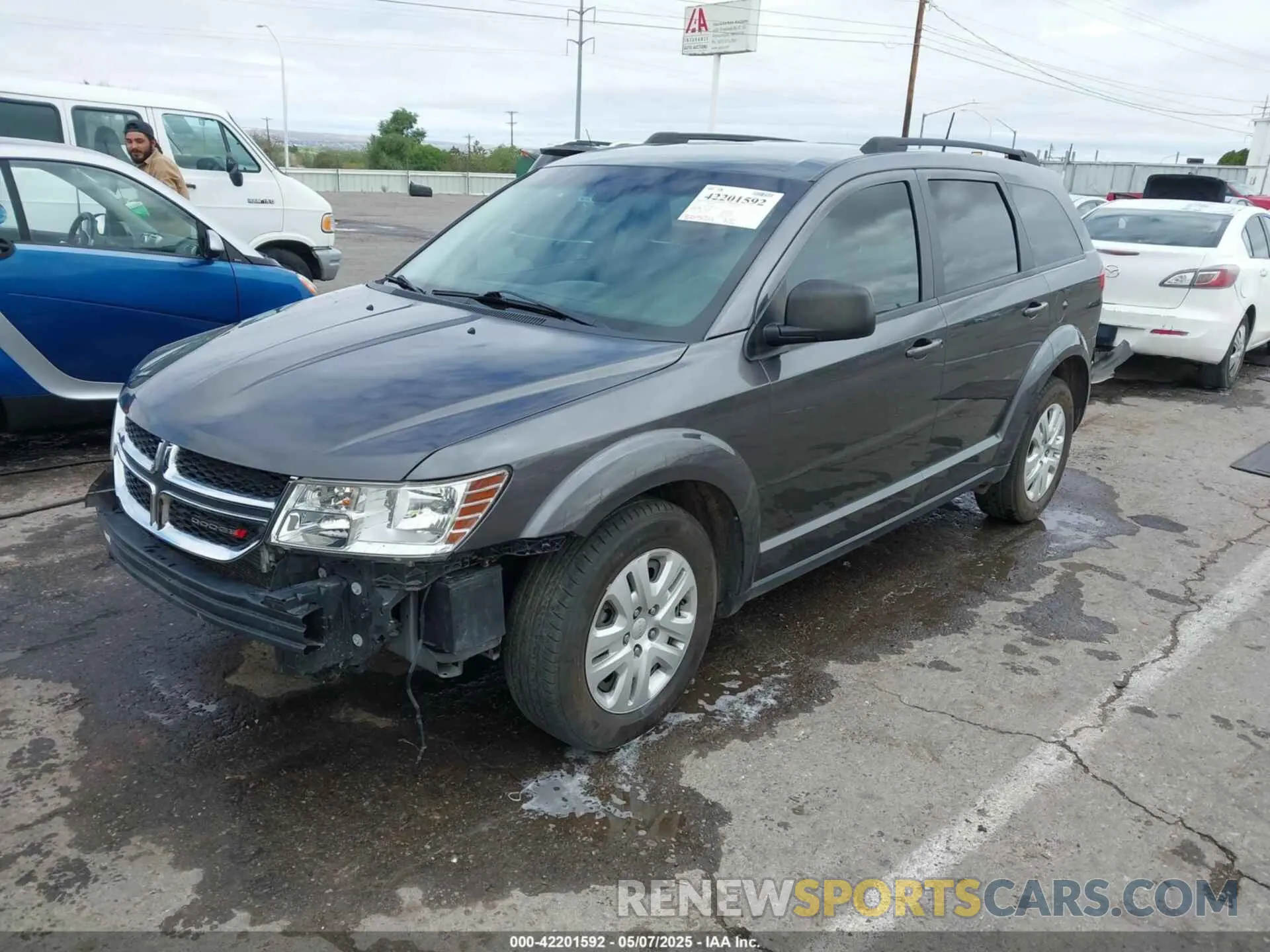 2 Photograph of a damaged car 3C4PDCAB7LT235443 DODGE JOURNEY 2020