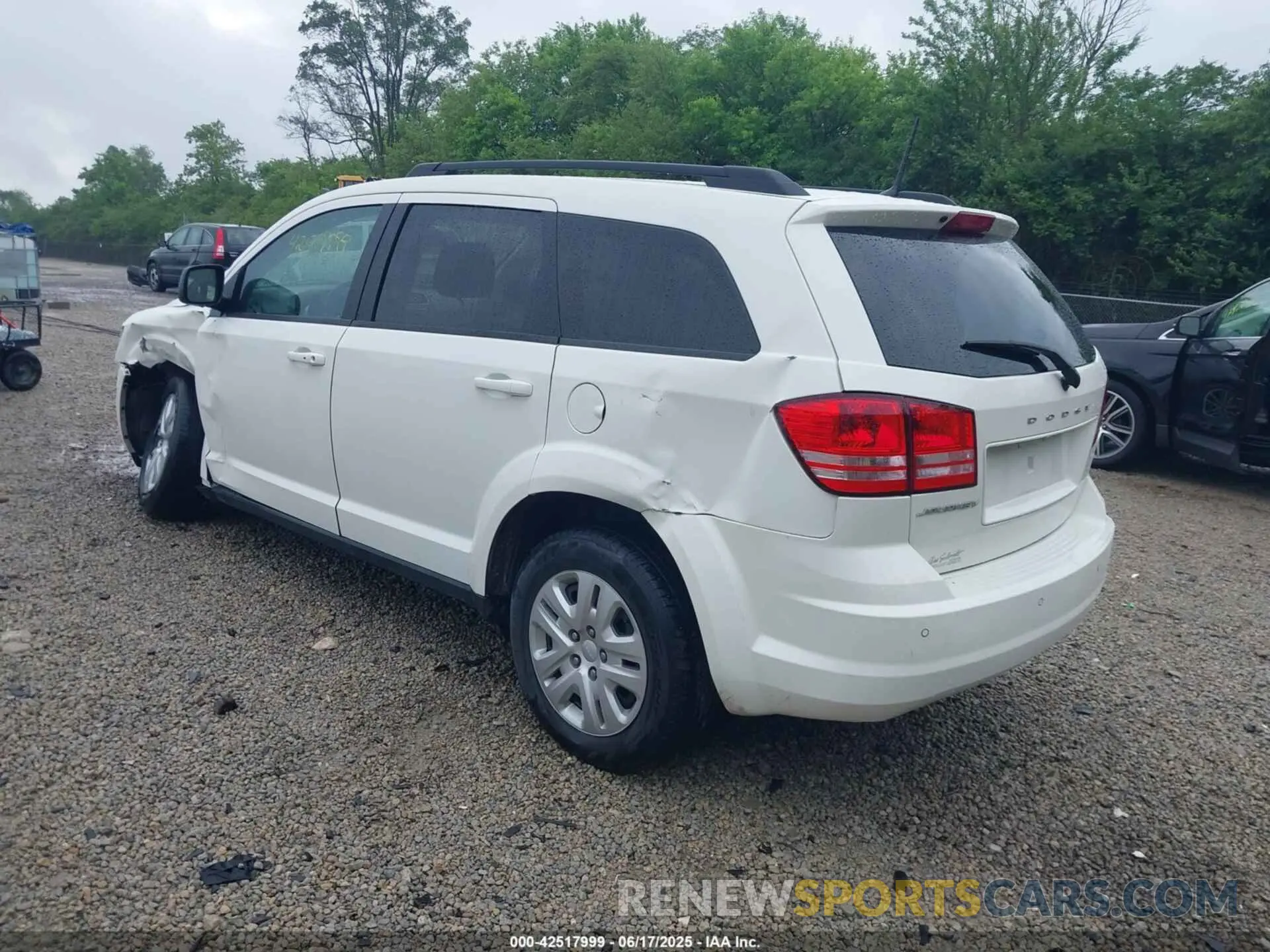 3 Photograph of a damaged car 3C4PDCAB7LT237578 DODGE JOURNEY 2020
