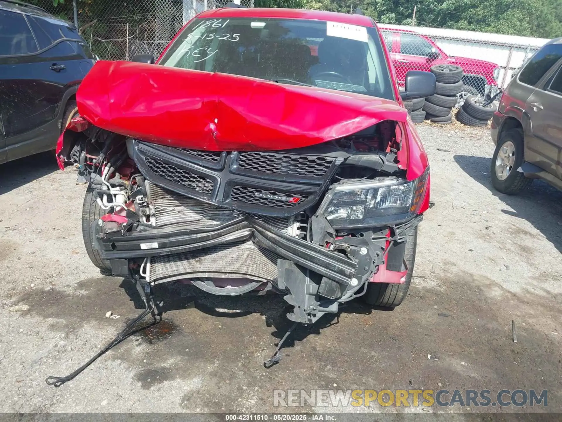 6 Photograph of a damaged car 3C4PDCAB7LT271861 DODGE JOURNEY 2020