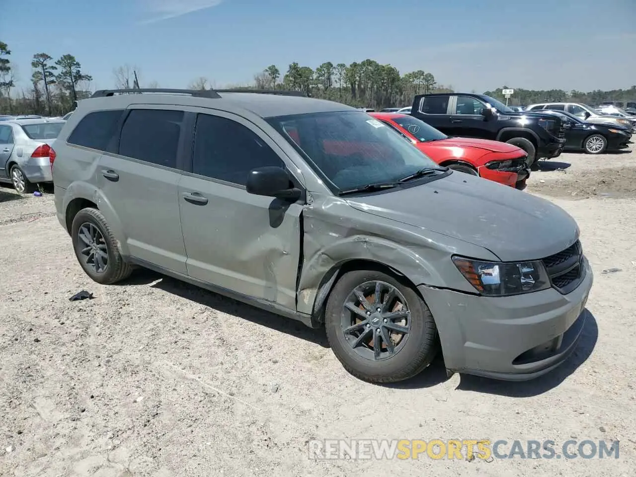 4 Photograph of a damaged car 3C4PDCAB8LT275871 DODGE JOURNEY 2020