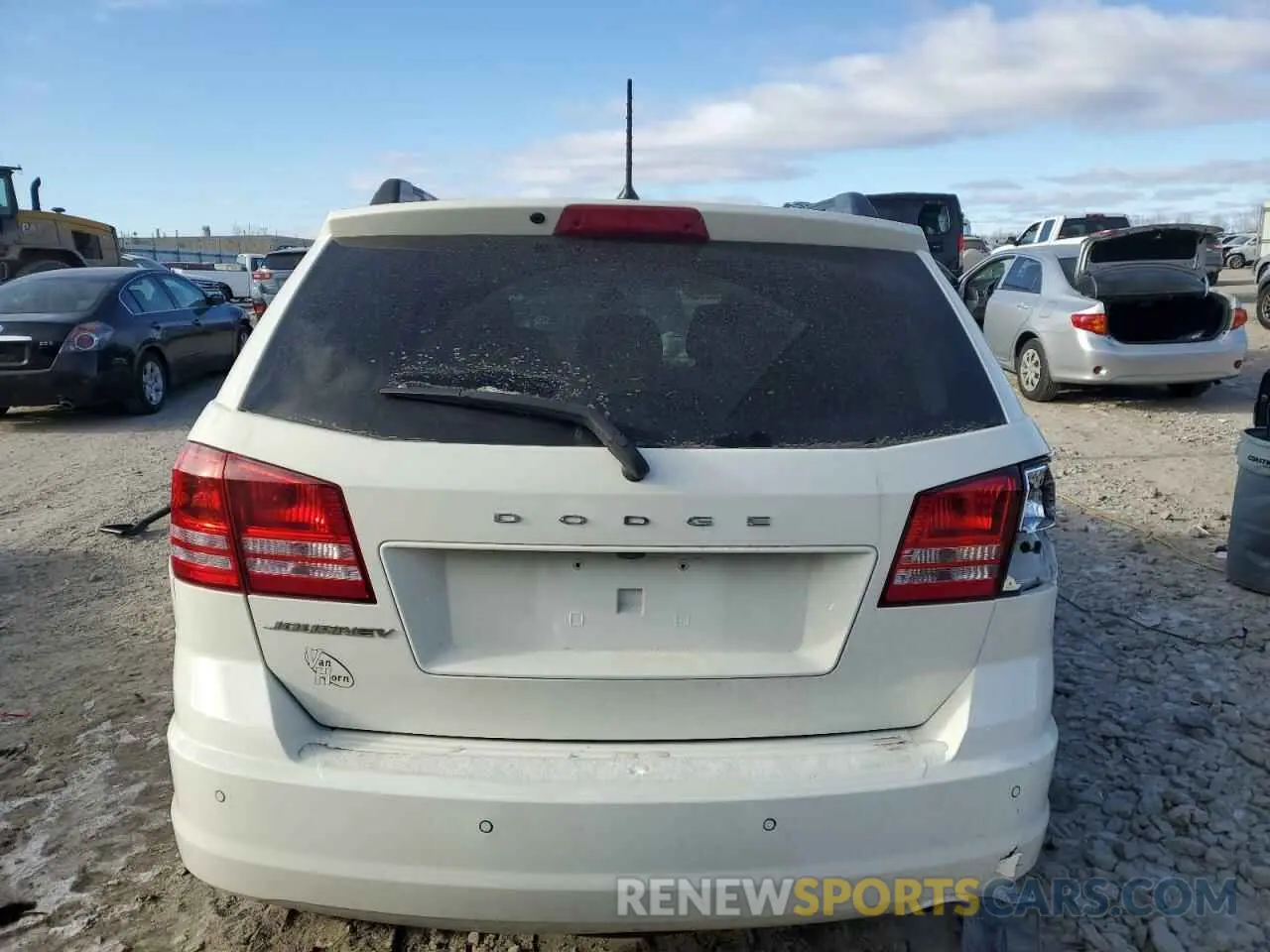 6 Photograph of a damaged car 3C4PDCAB9LT180283 DODGE JOURNEY 2020