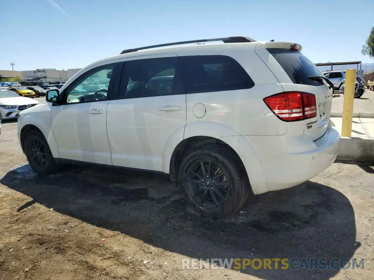 2 Photograph of a damaged car 3C4PDCAB9LT237145 DODGE JOURNEY 2020