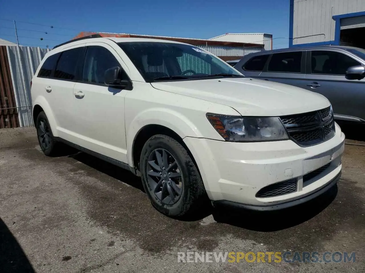 4 Photograph of a damaged car 3C4PDCAB9LT237145 DODGE JOURNEY 2020