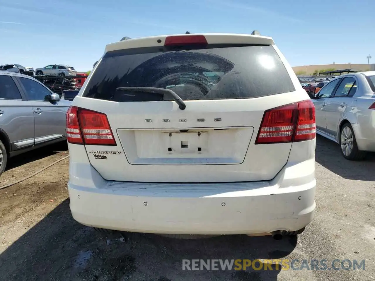 6 Photograph of a damaged car 3C4PDCAB9LT237145 DODGE JOURNEY 2020