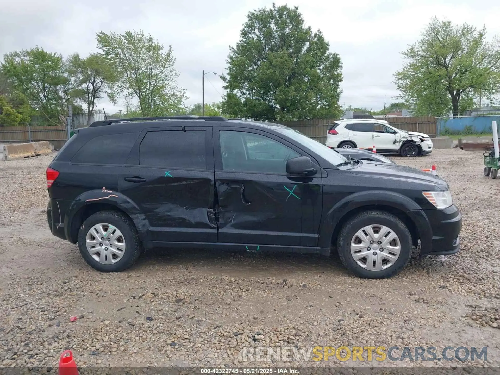13 Photograph of a damaged car 3C4PDCAB9LT254446 DODGE JOURNEY 2020