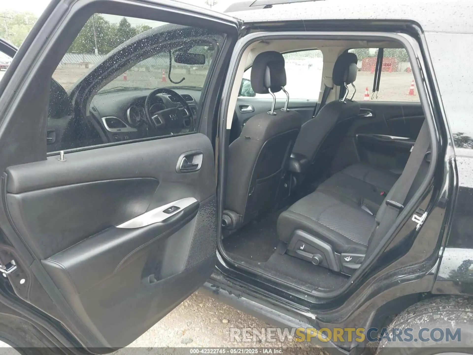 8 Photograph of a damaged car 3C4PDCAB9LT254446 DODGE JOURNEY 2020