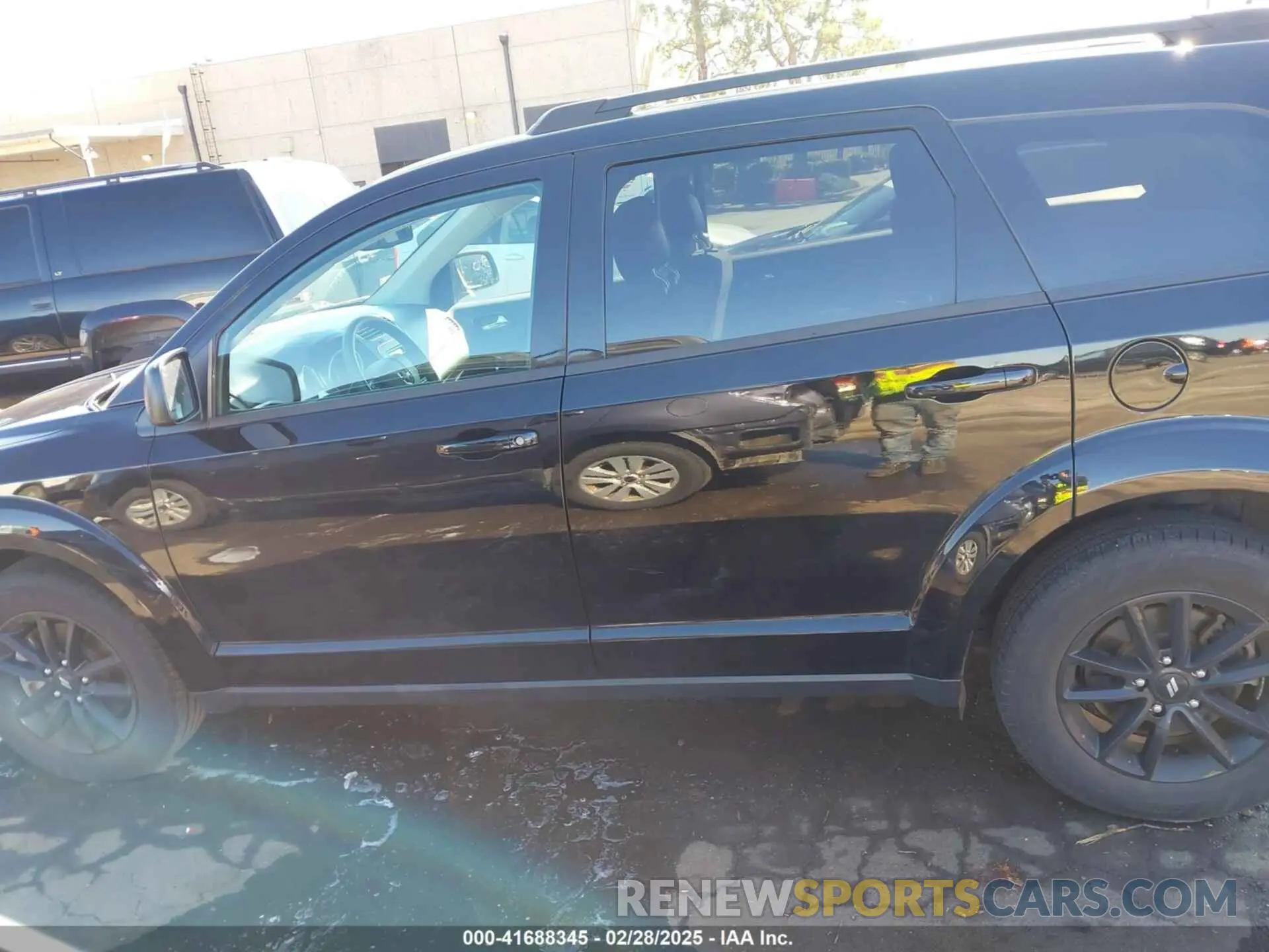 15 Photograph of a damaged car 3C4PDCAB9LT261820 DODGE JOURNEY 2020
