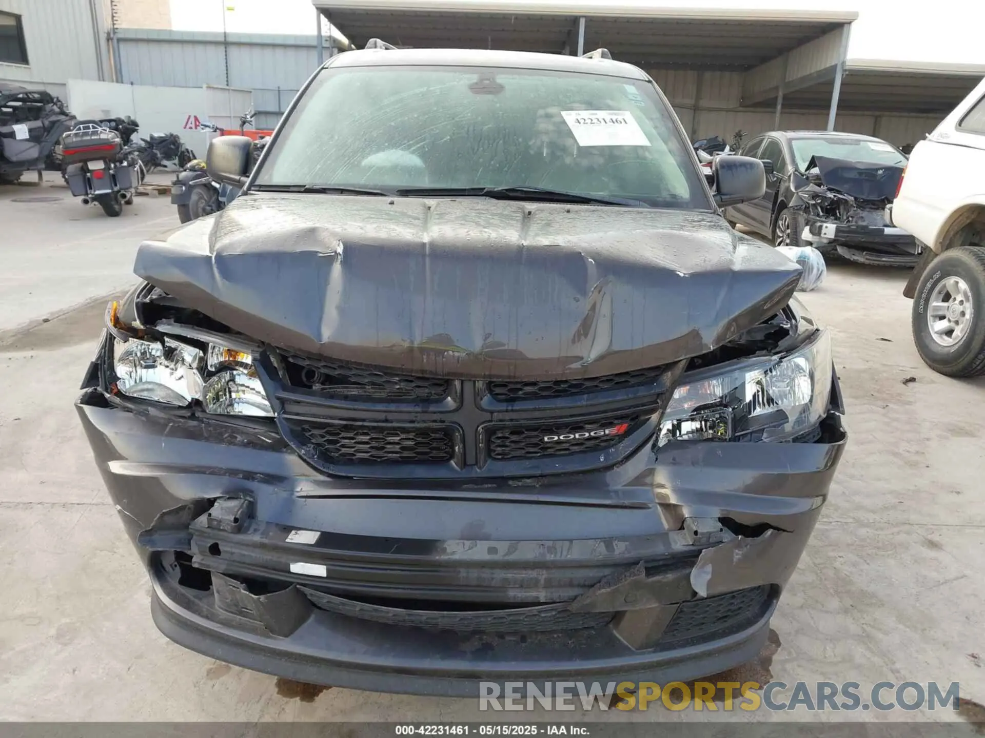 12 Photograph of a damaged car 3C4PDCAB9LT264426 DODGE JOURNEY 2020