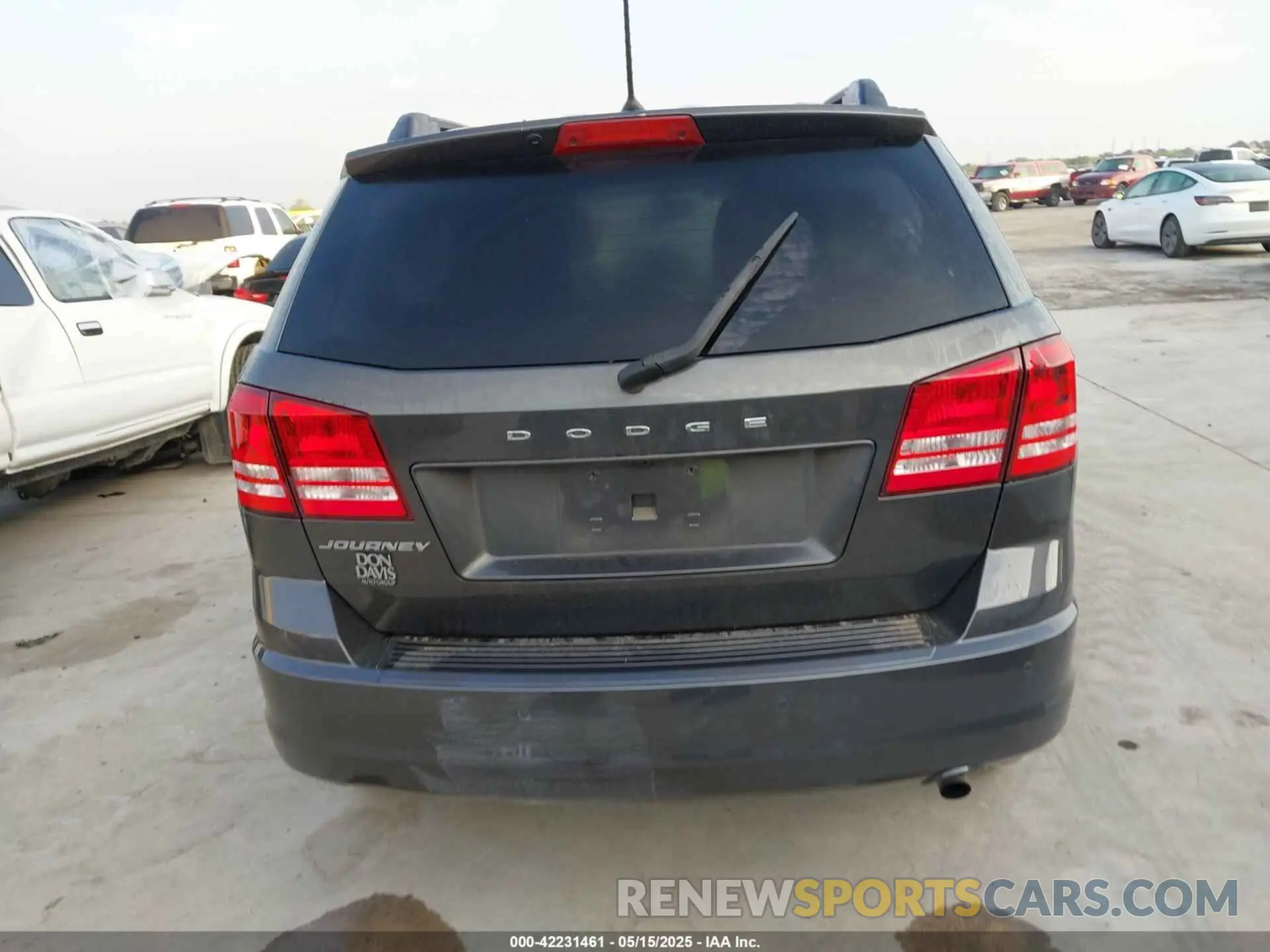16 Photograph of a damaged car 3C4PDCAB9LT264426 DODGE JOURNEY 2020