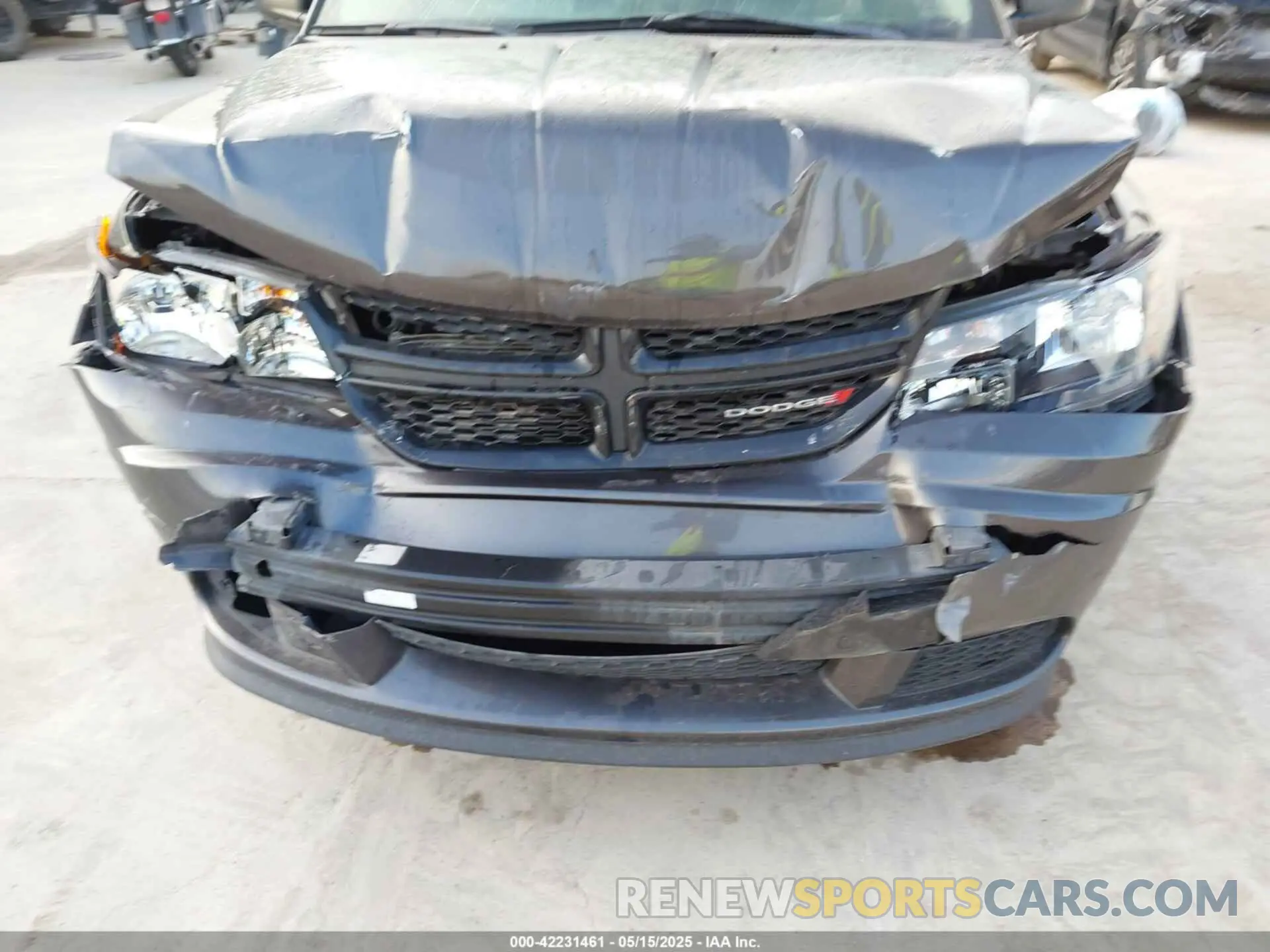 6 Photograph of a damaged car 3C4PDCAB9LT264426 DODGE JOURNEY 2020
