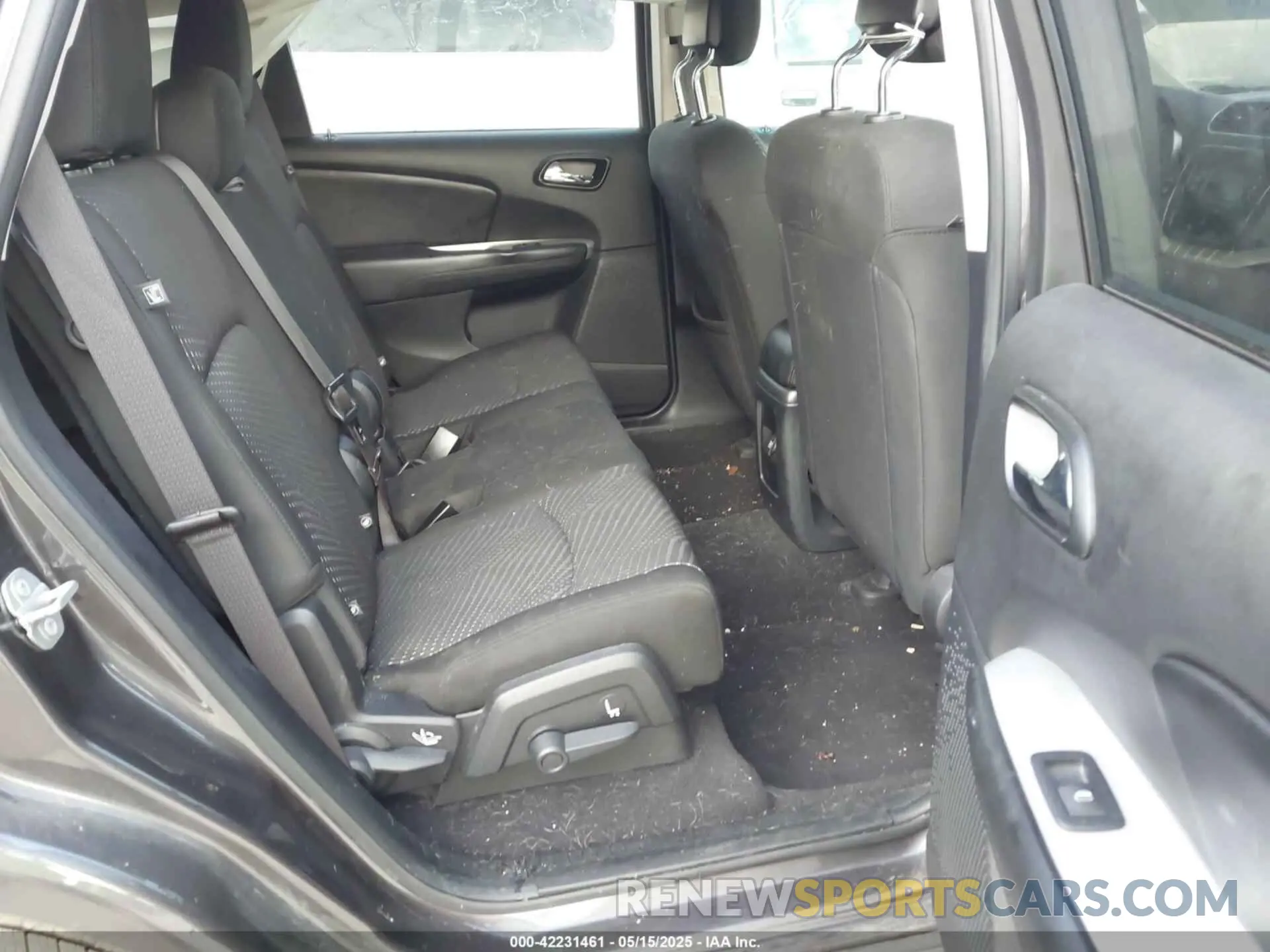 8 Photograph of a damaged car 3C4PDCAB9LT264426 DODGE JOURNEY 2020