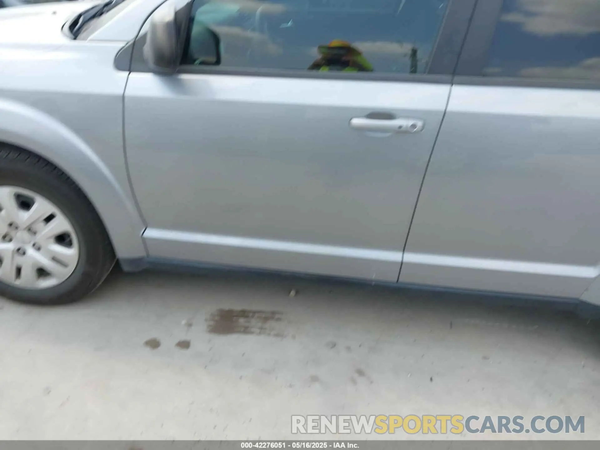 15 Photograph of a damaged car 3C4PDCABXLT250907 DODGE JOURNEY 2020