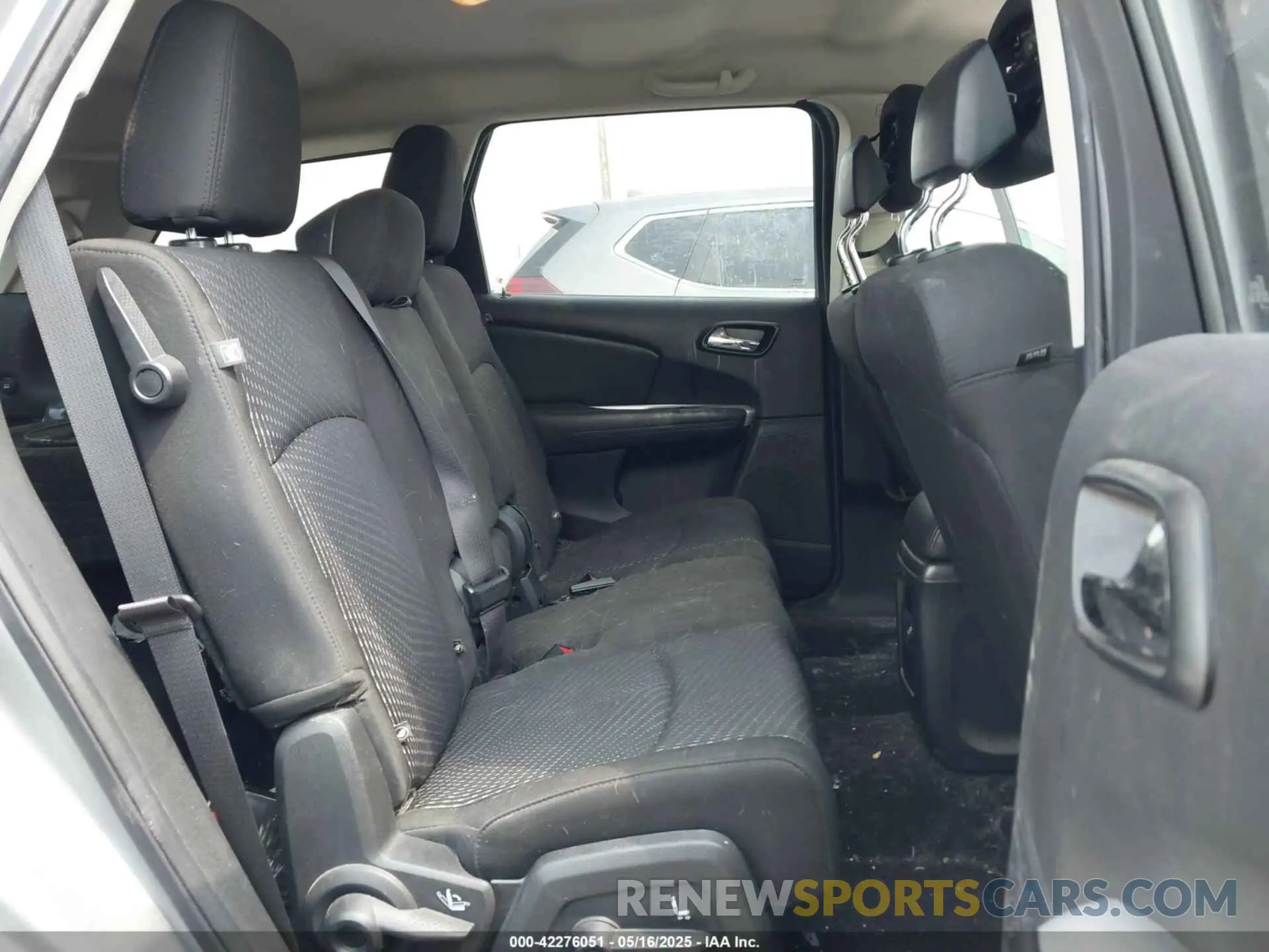8 Photograph of a damaged car 3C4PDCABXLT250907 DODGE JOURNEY 2020