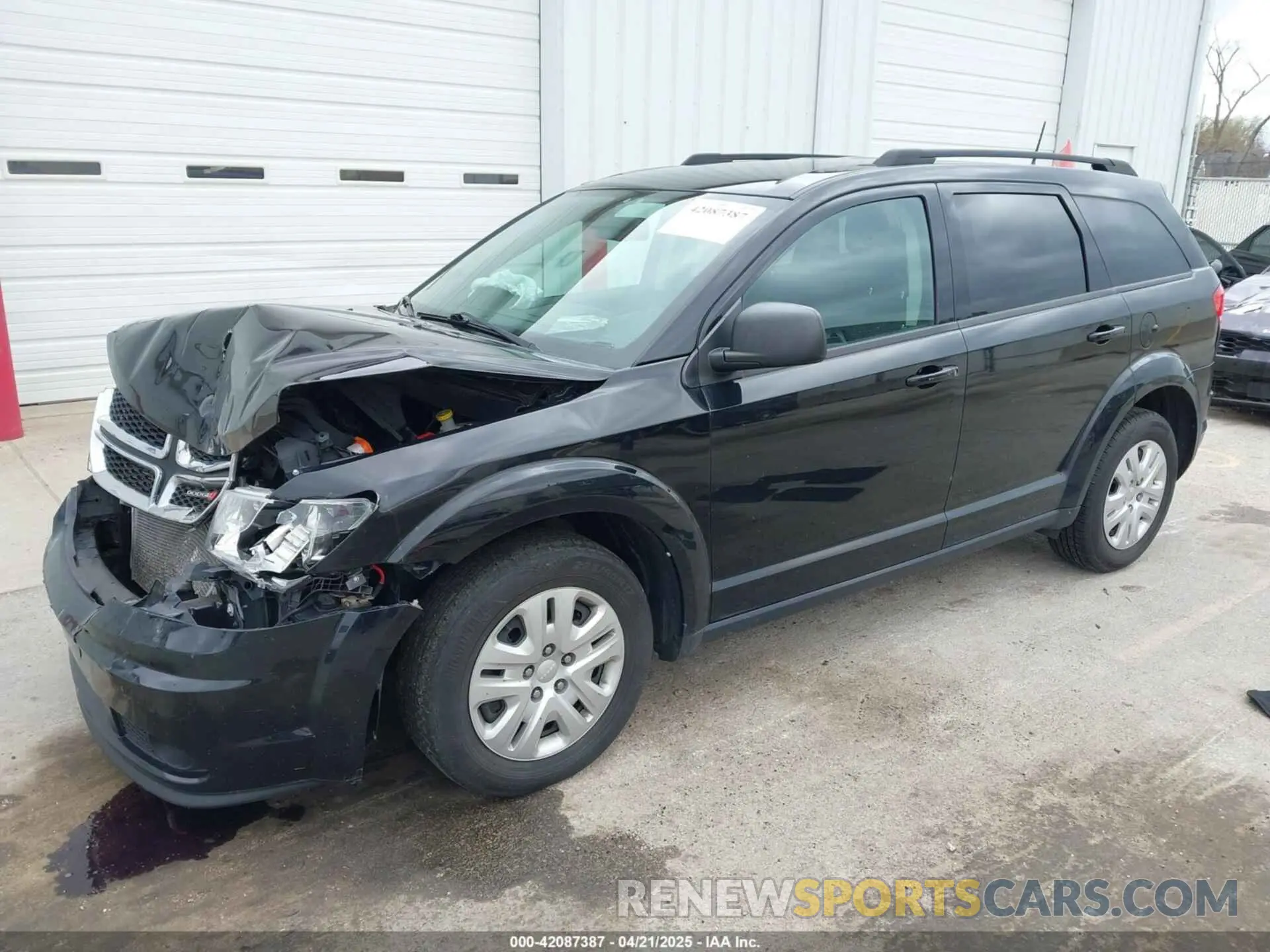 2 Photograph of a damaged car 3C4PDCABXLT274611 DODGE JOURNEY 2020