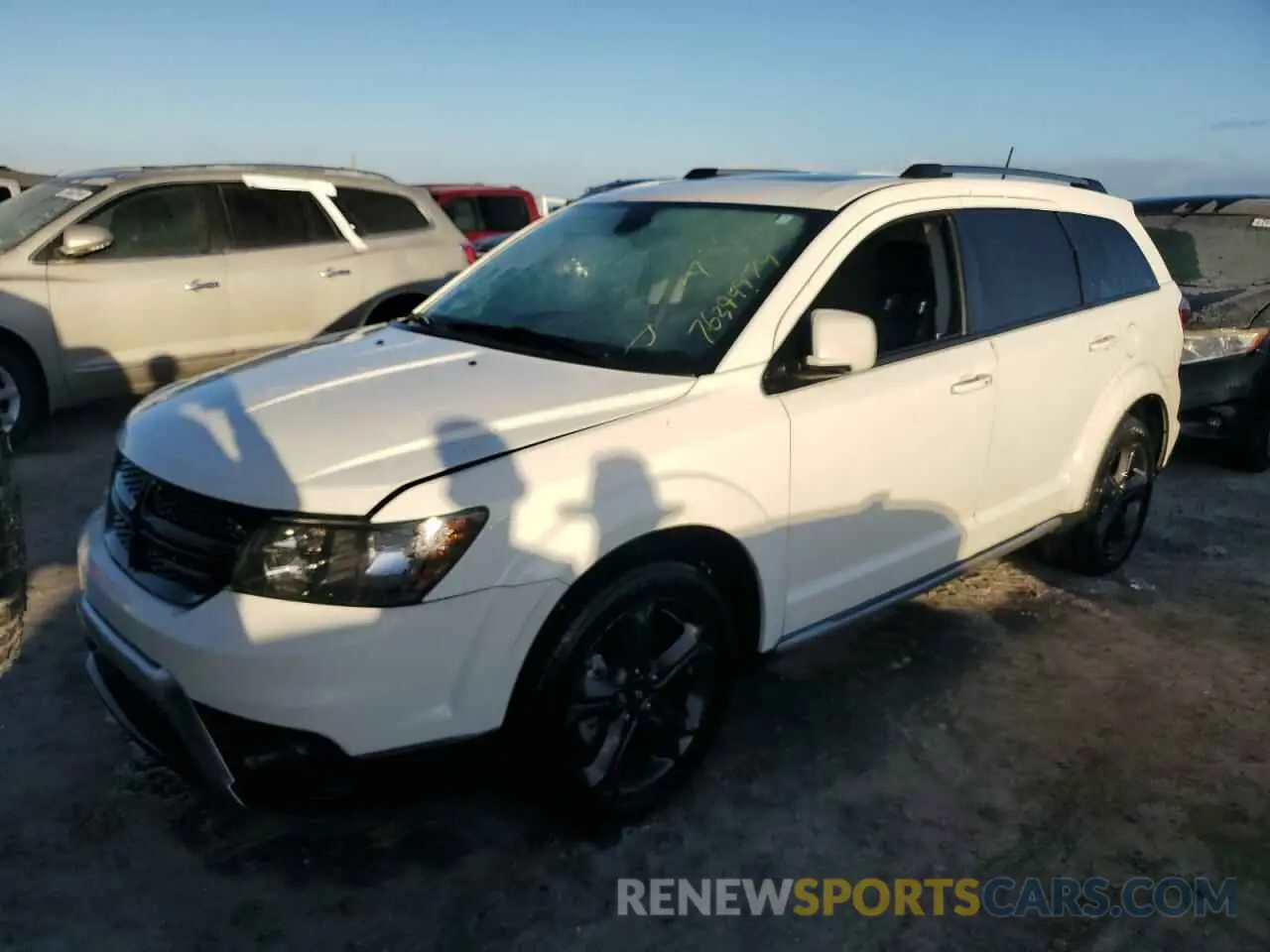 1 Photograph of a damaged car 3C4PDCGB0LT188277 DODGE JOURNEY 2020