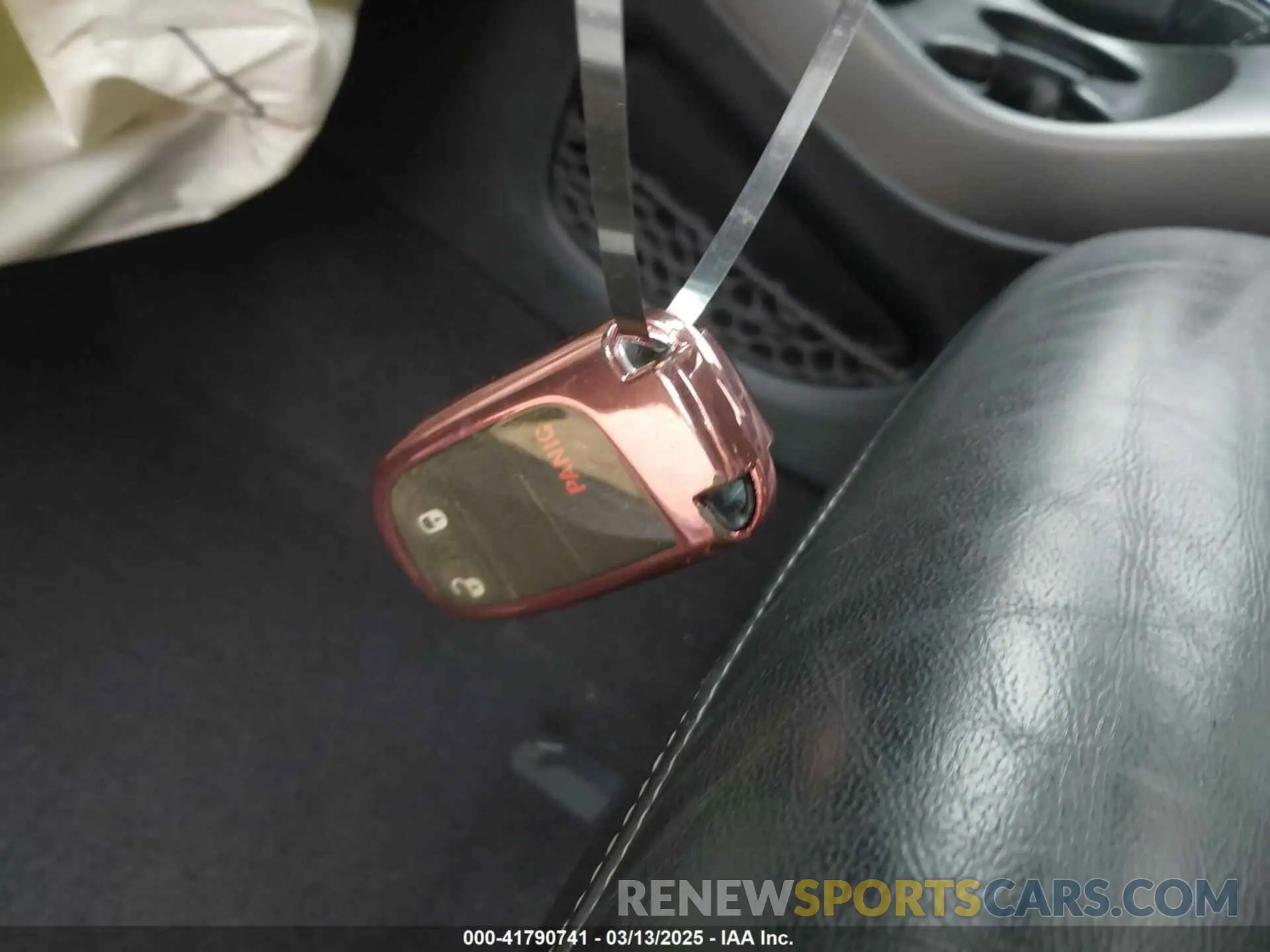 11 Photograph of a damaged car 3C4PDCGB0LT225974 DODGE JOURNEY 2020